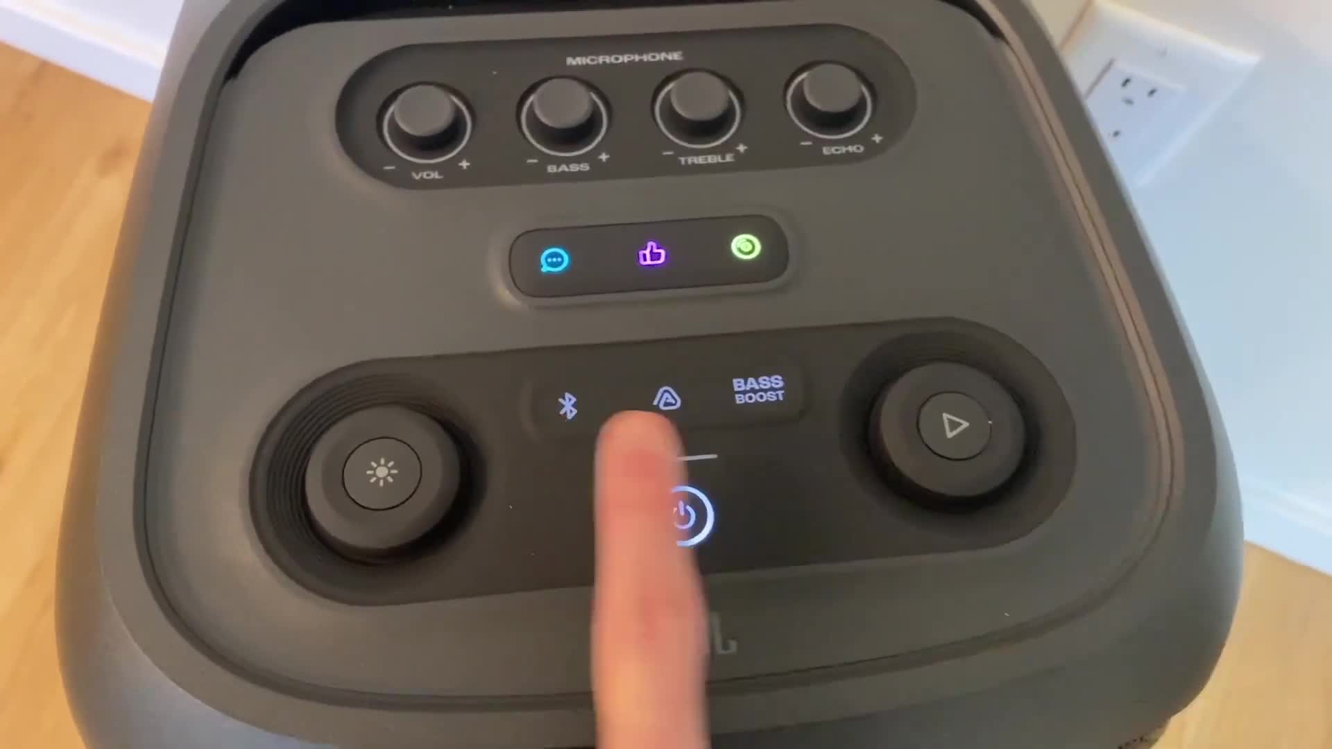 JBL PartyBox 320 control panel