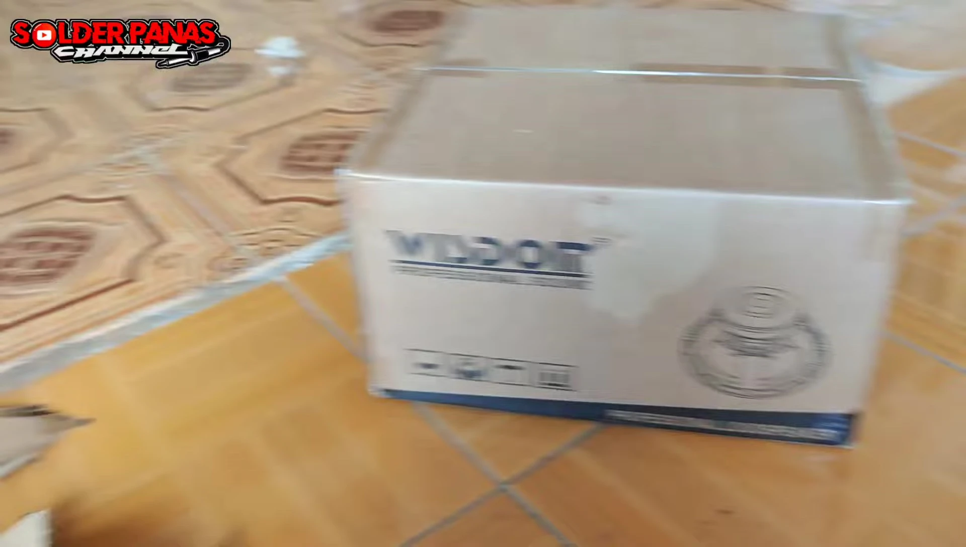 Damaged Wisdom W1572 speaker box
