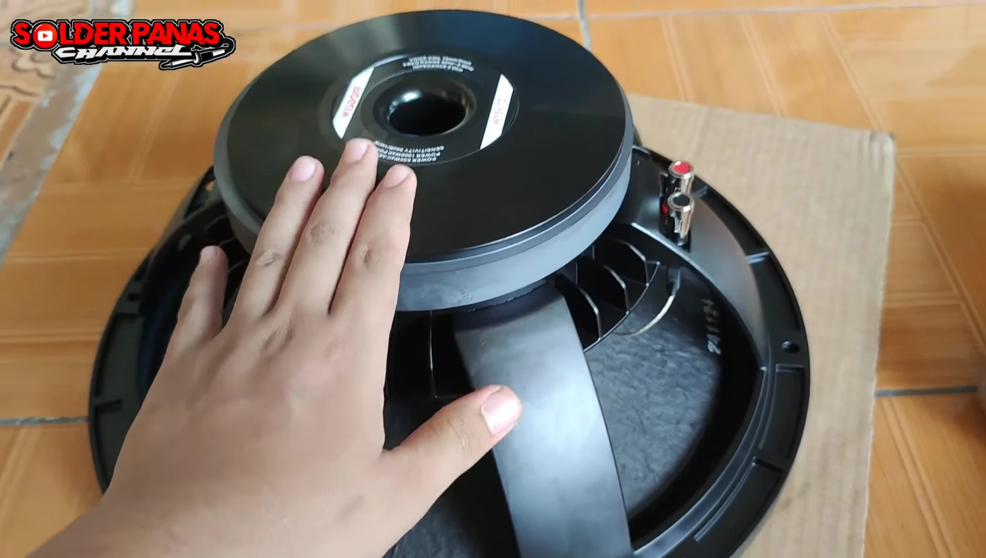 Powerful subwoofer speaker for home audio