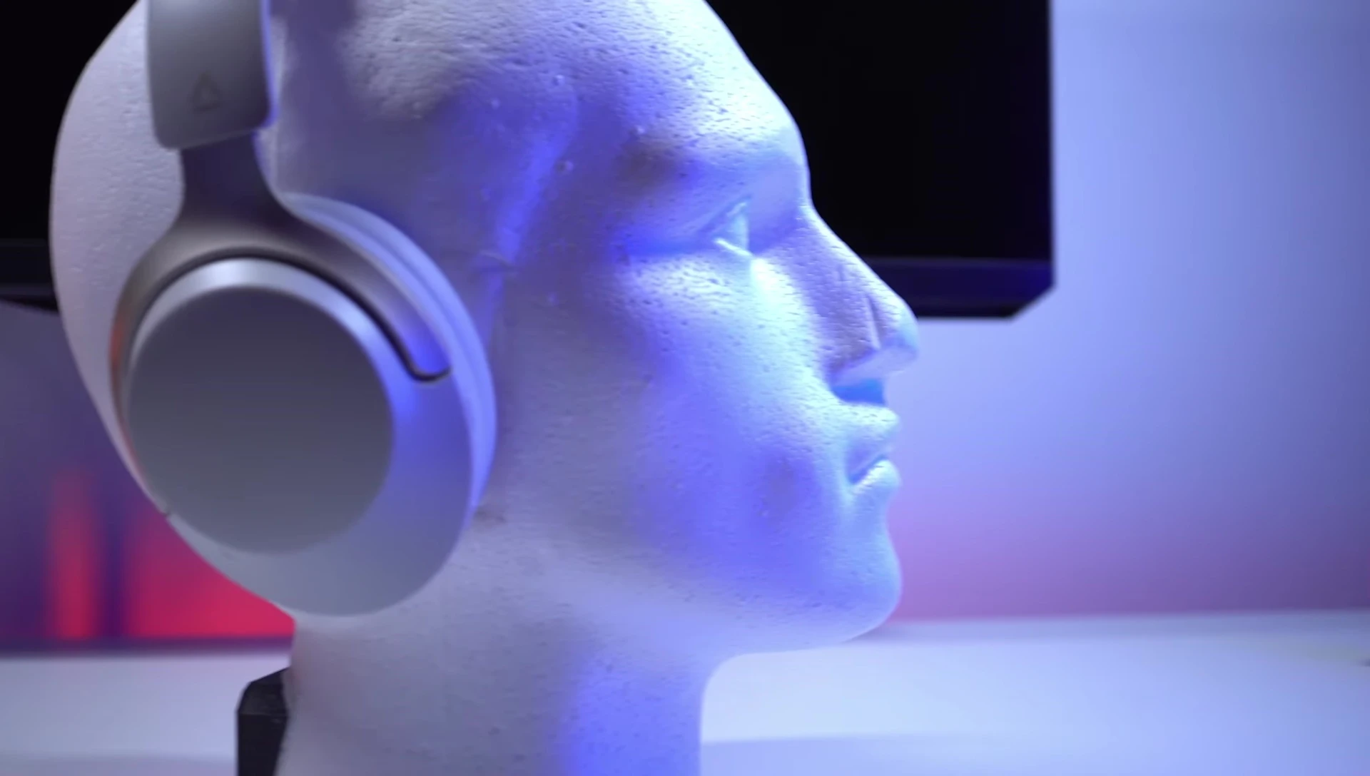 The reviewer summarizing their overall opinion of the headphones.