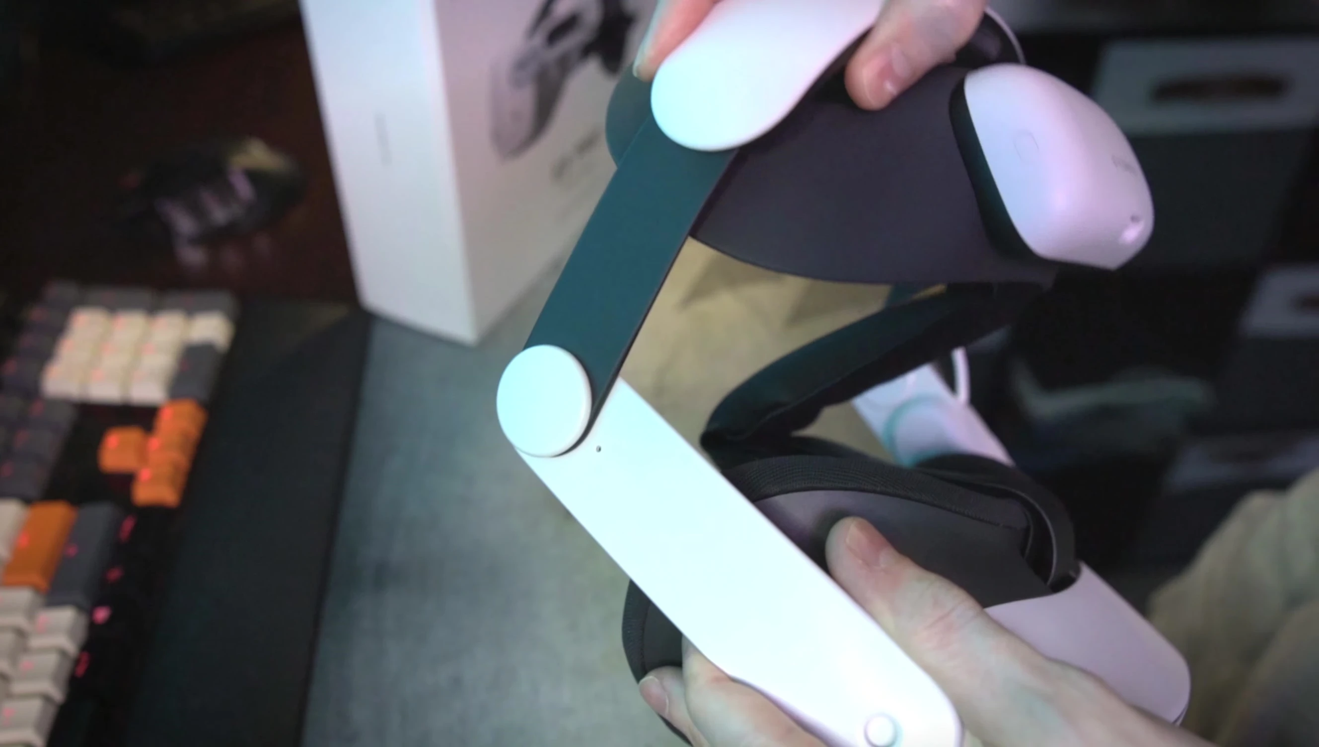 Pivot points of the Bobo VR E3 Pro headstrap