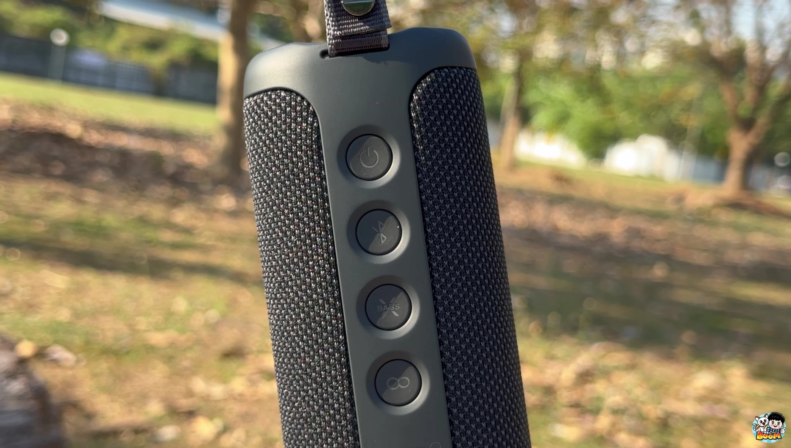 Speaker demonstrating mid-range clarity