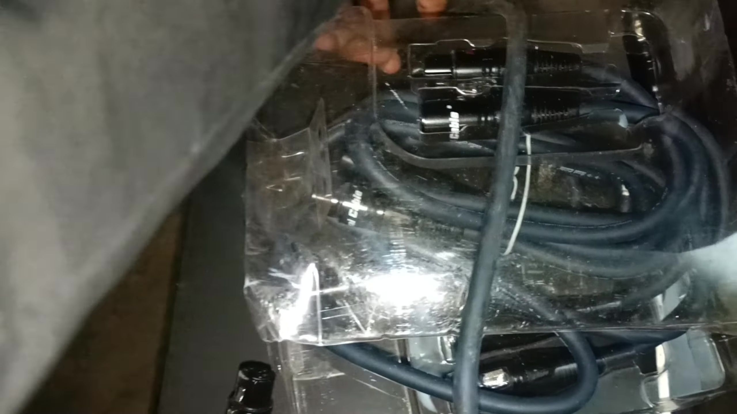 Amplifier wires