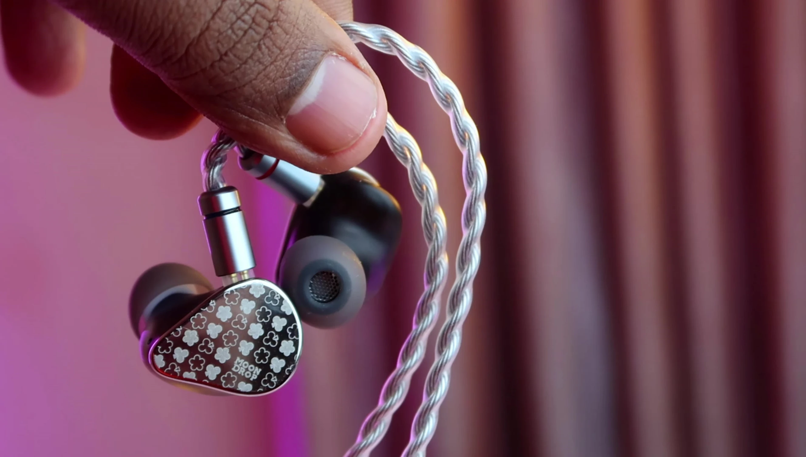 Image highlighting the lightweight and compact nature of the earphones