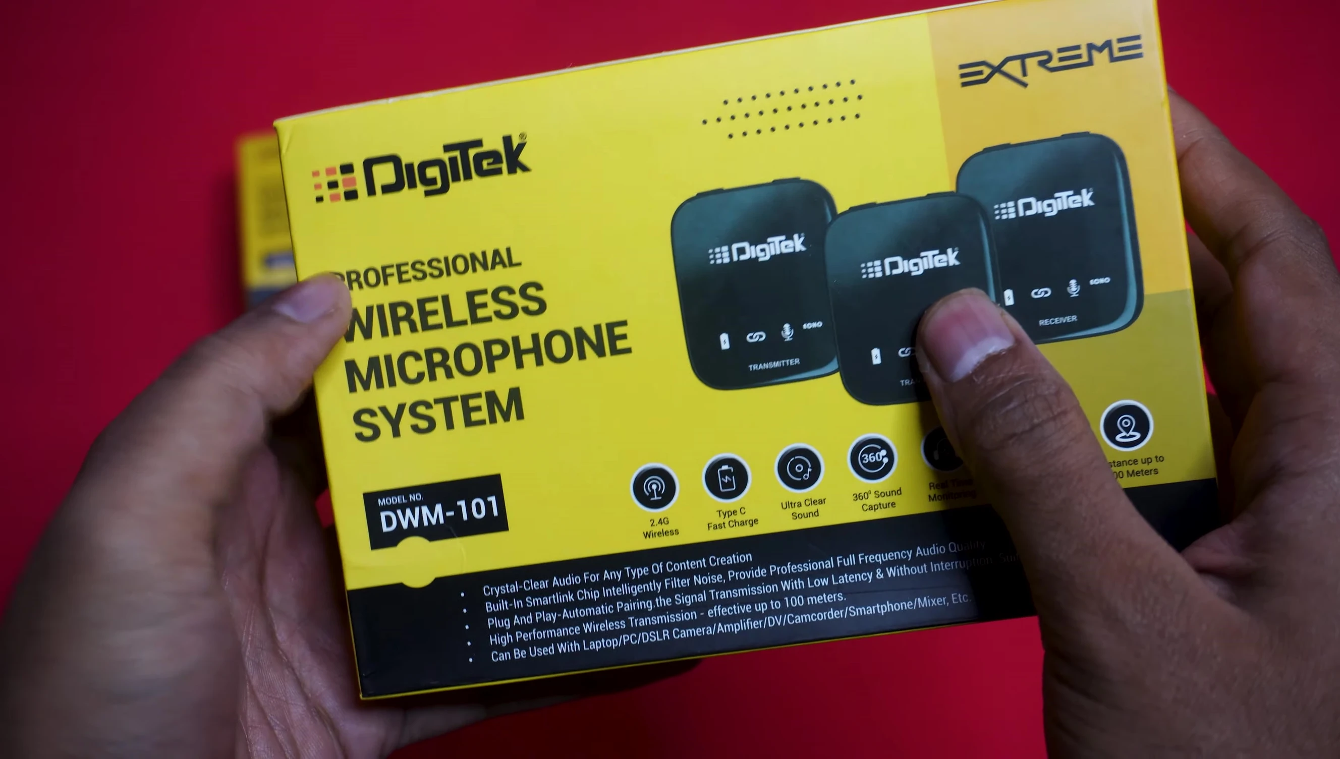 Digitek DWM101 packaging showing the branding and key features.
