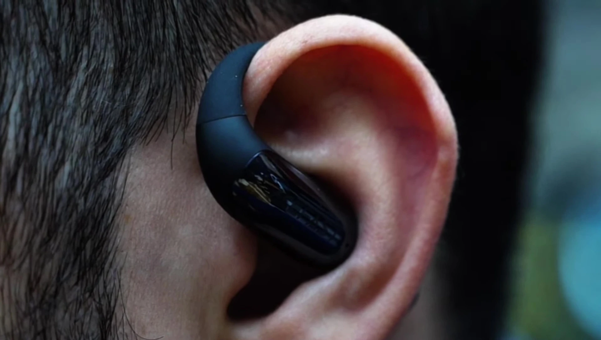 The compact charging case