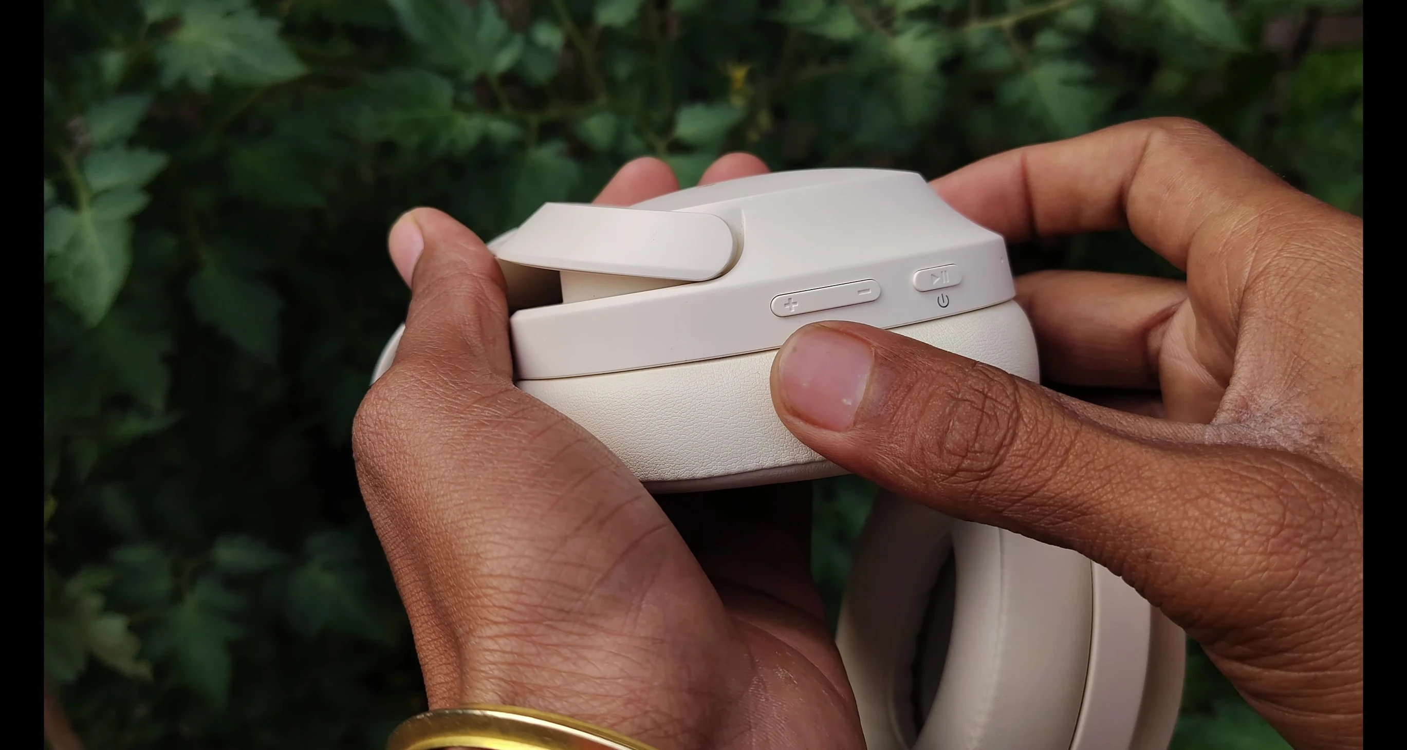 Close-up of the buttons and ports.