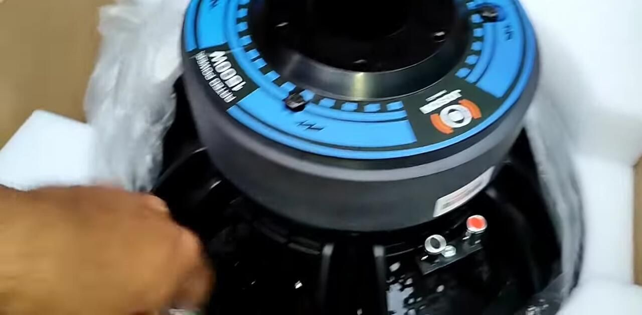 The speaker's sturdy frame and design