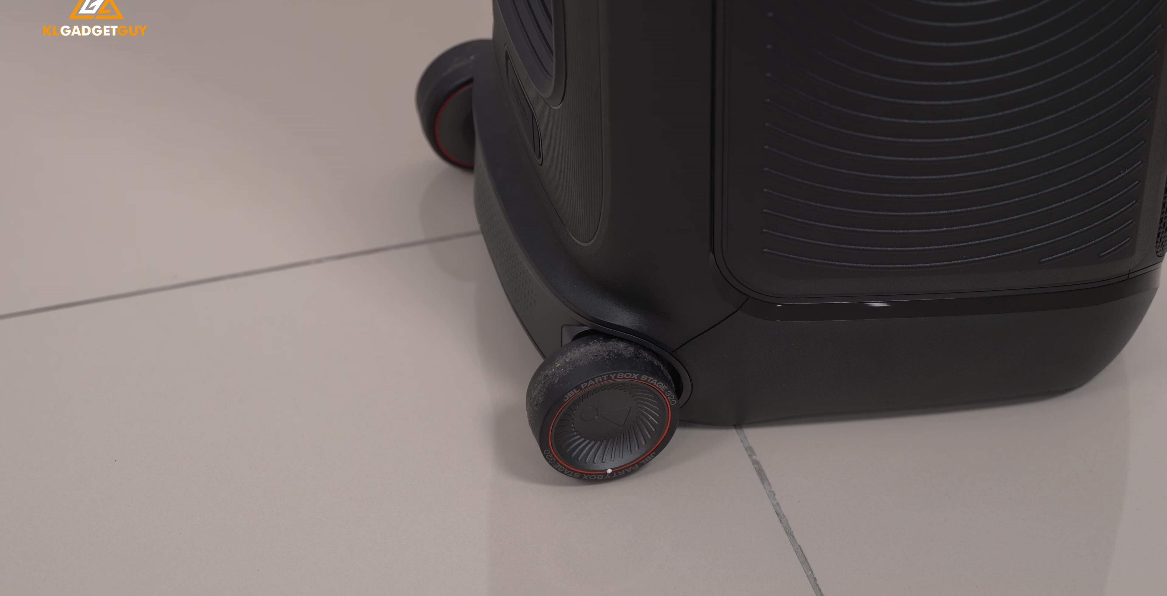 Showing the wheels and handle for easy transport