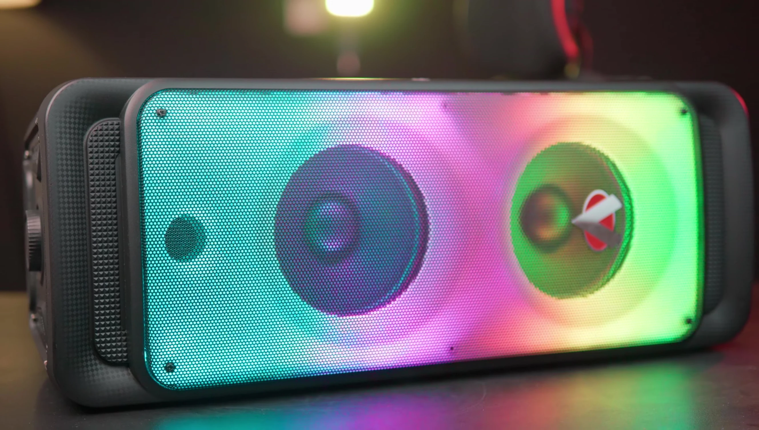 Front speaker grill