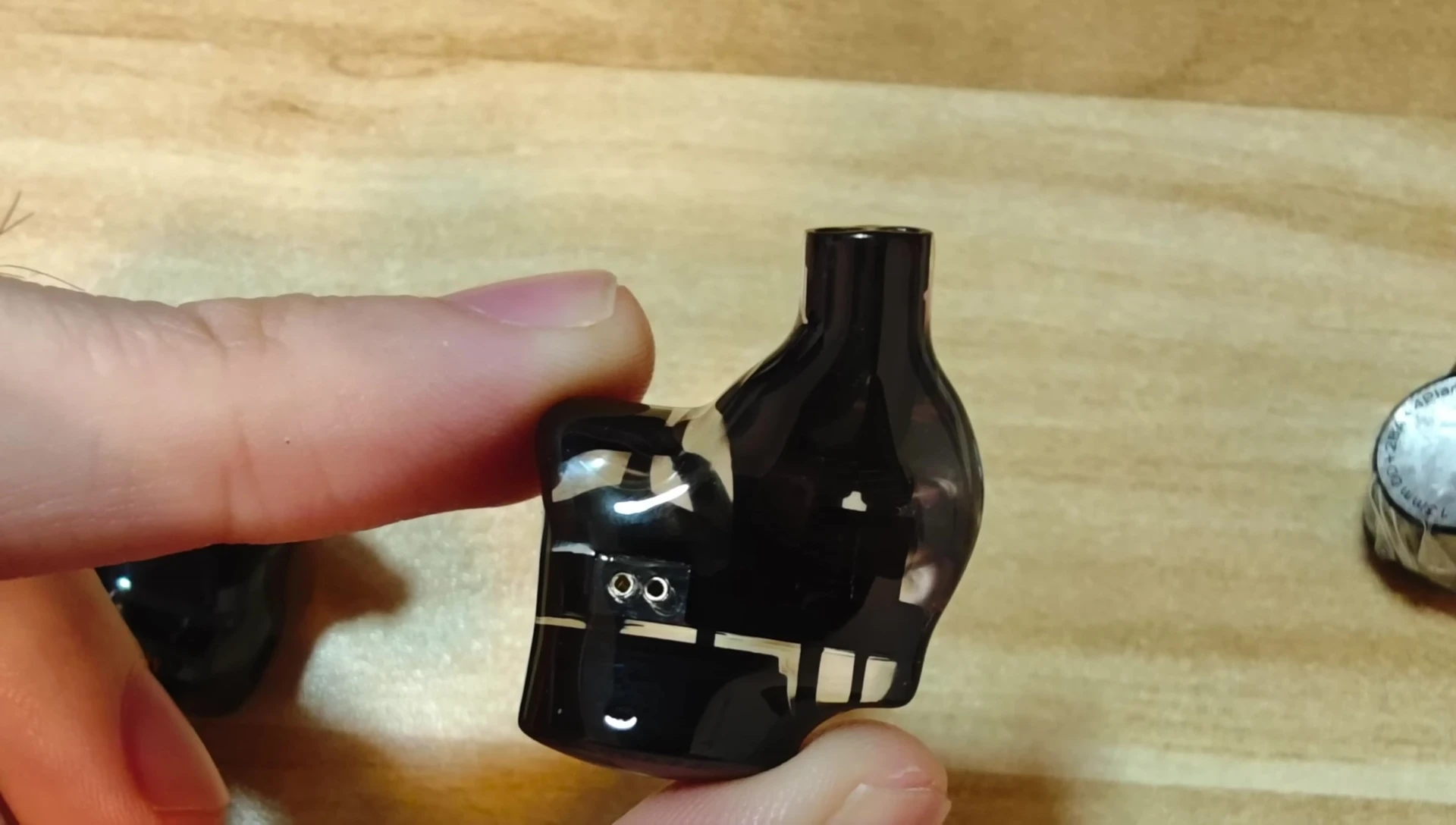 Showing the physical design of the Moondrop Meteor