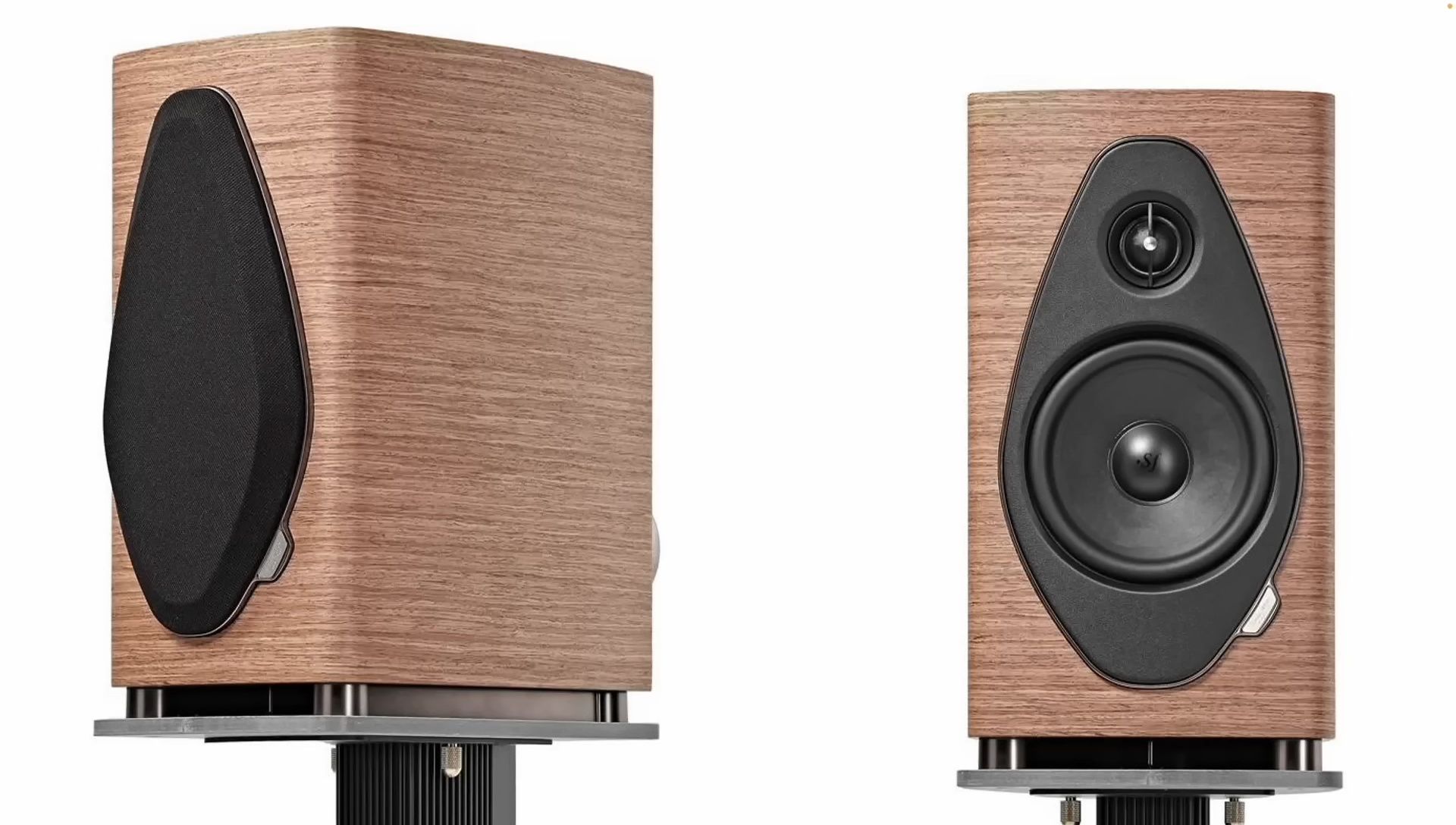 Close-up shot of the Sonus Faber Sonetto II G2 speakers in light walnut finish