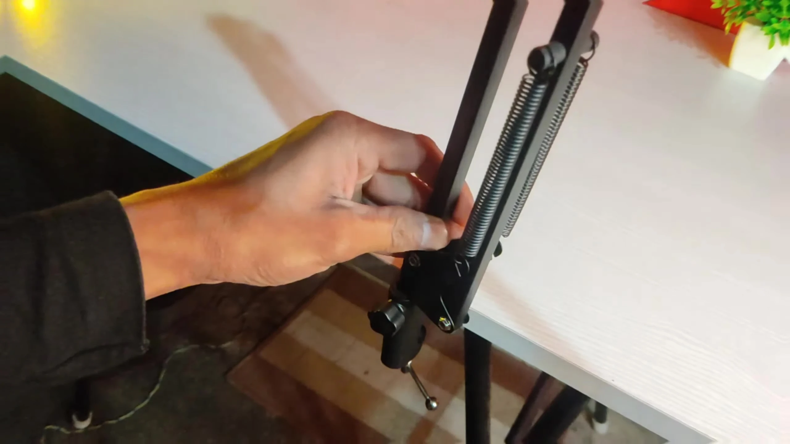 The final setup of the microphone on the table.