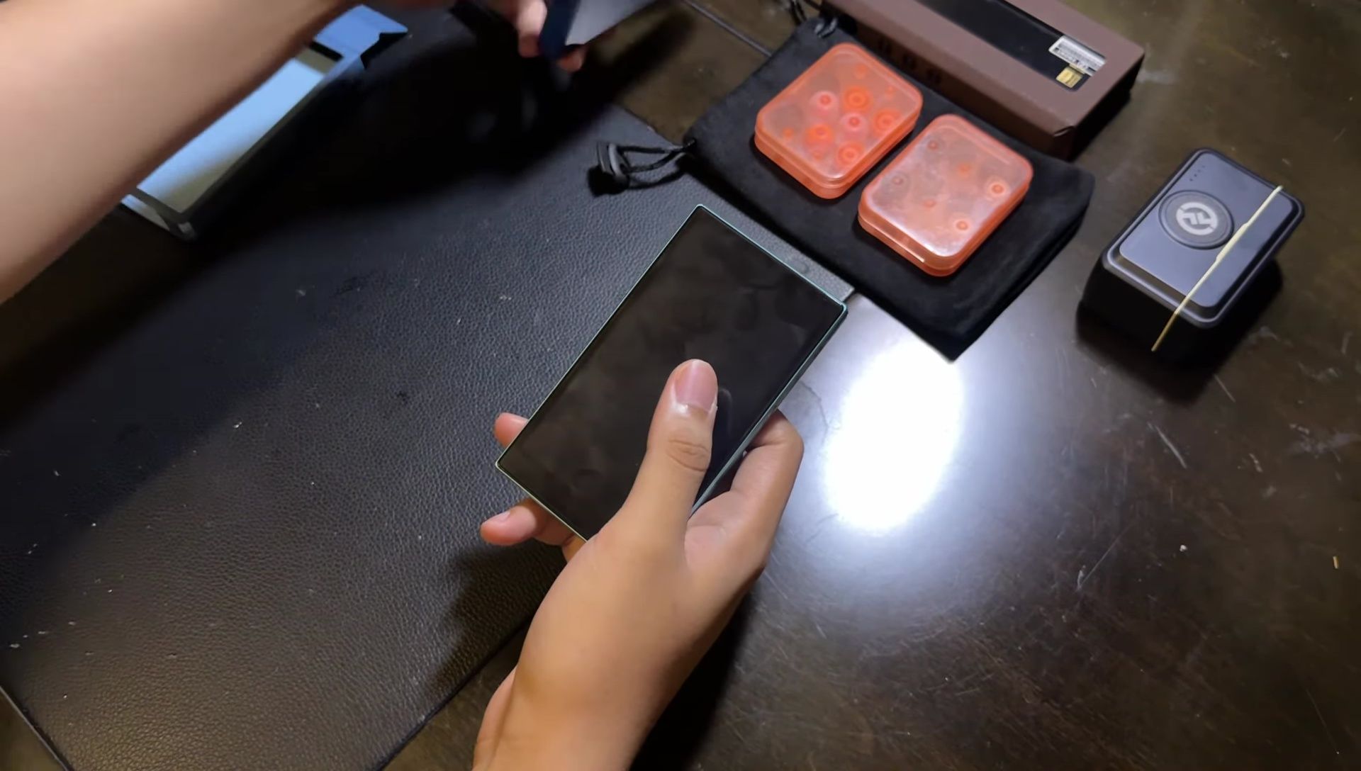 Size comparison between Fiio JM21 and Hiby Digital M300