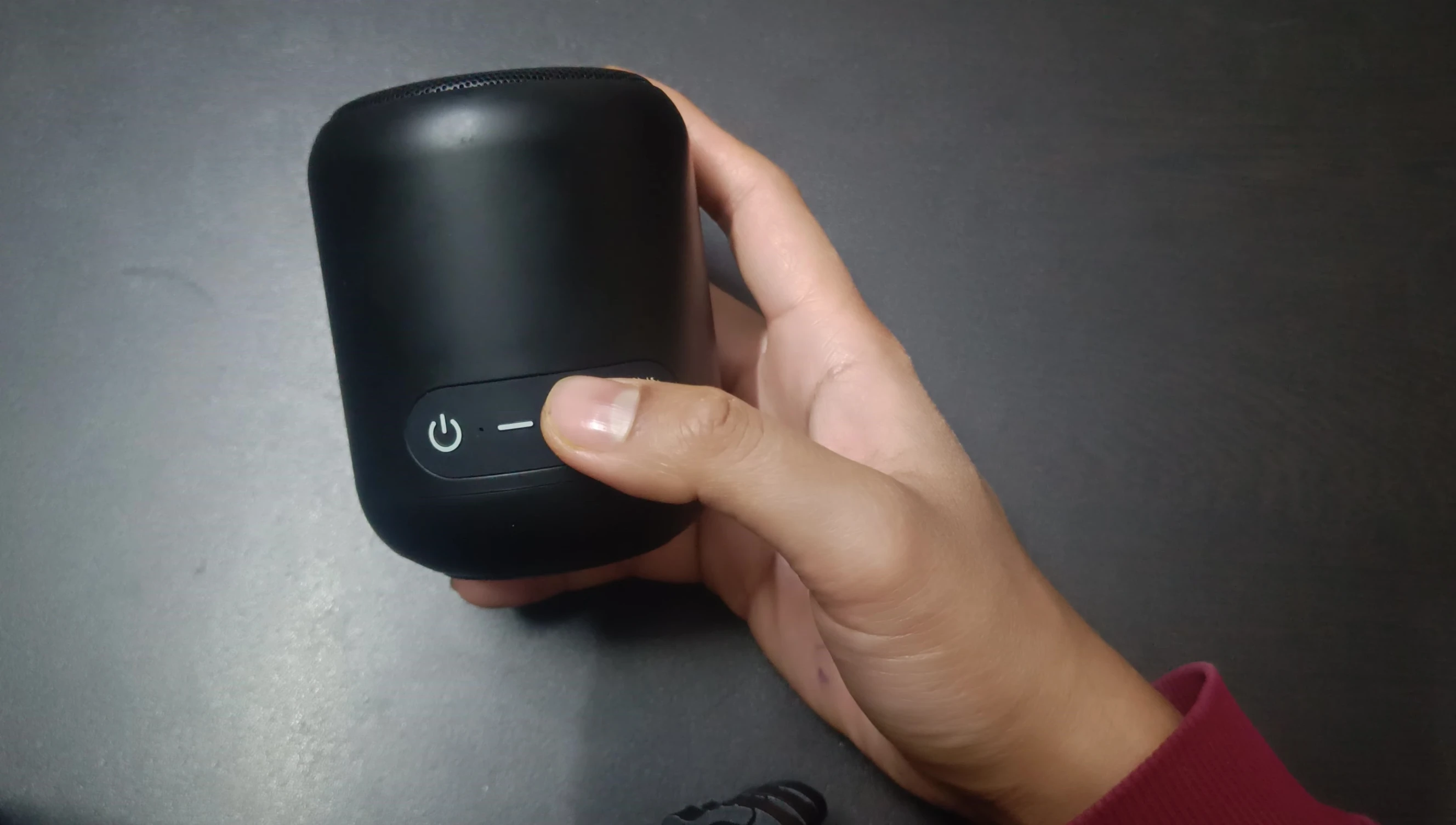 Speaker mentioning not waterproof