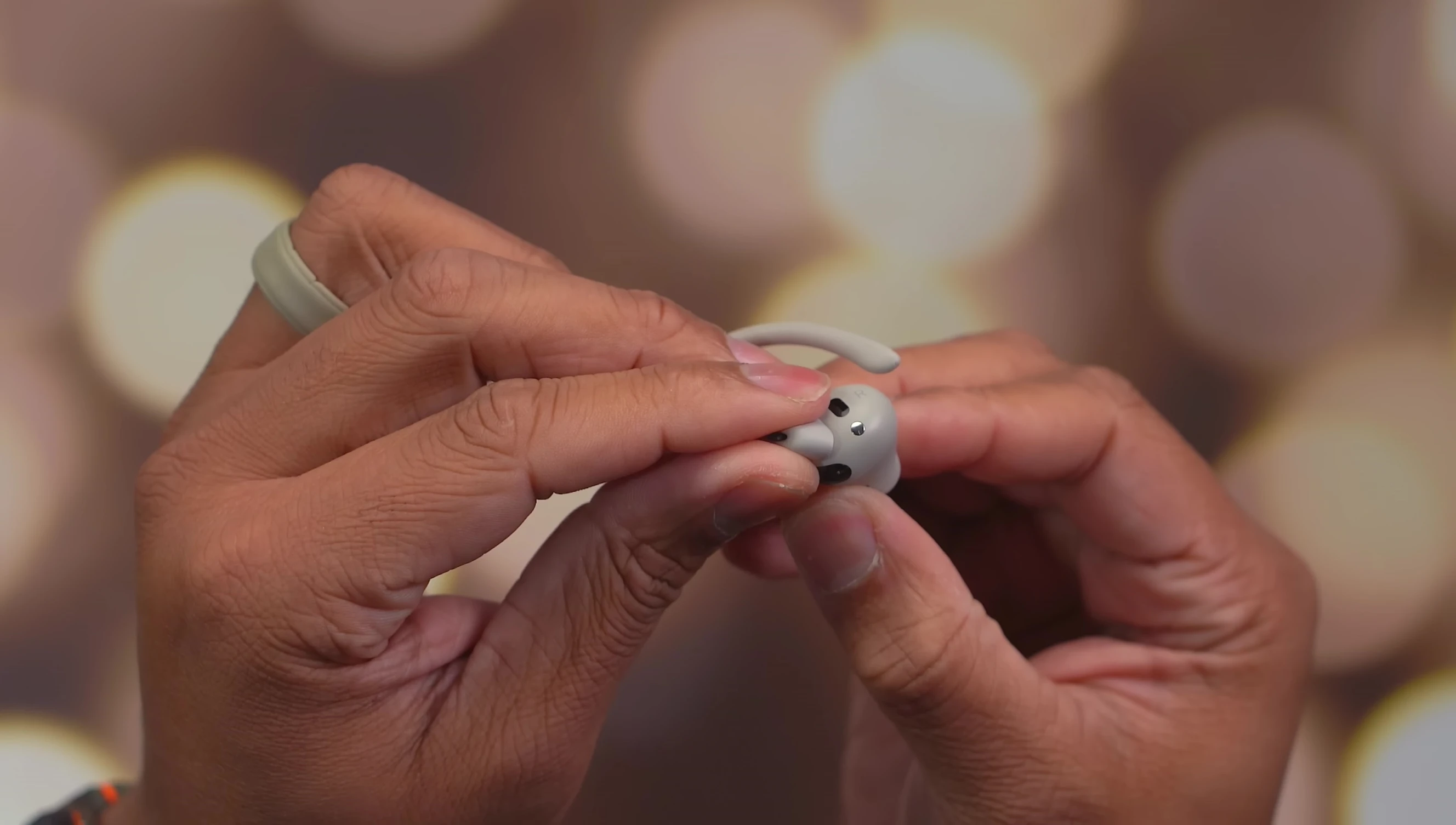 Image showcasing the five different ear tip sizes included in the box.