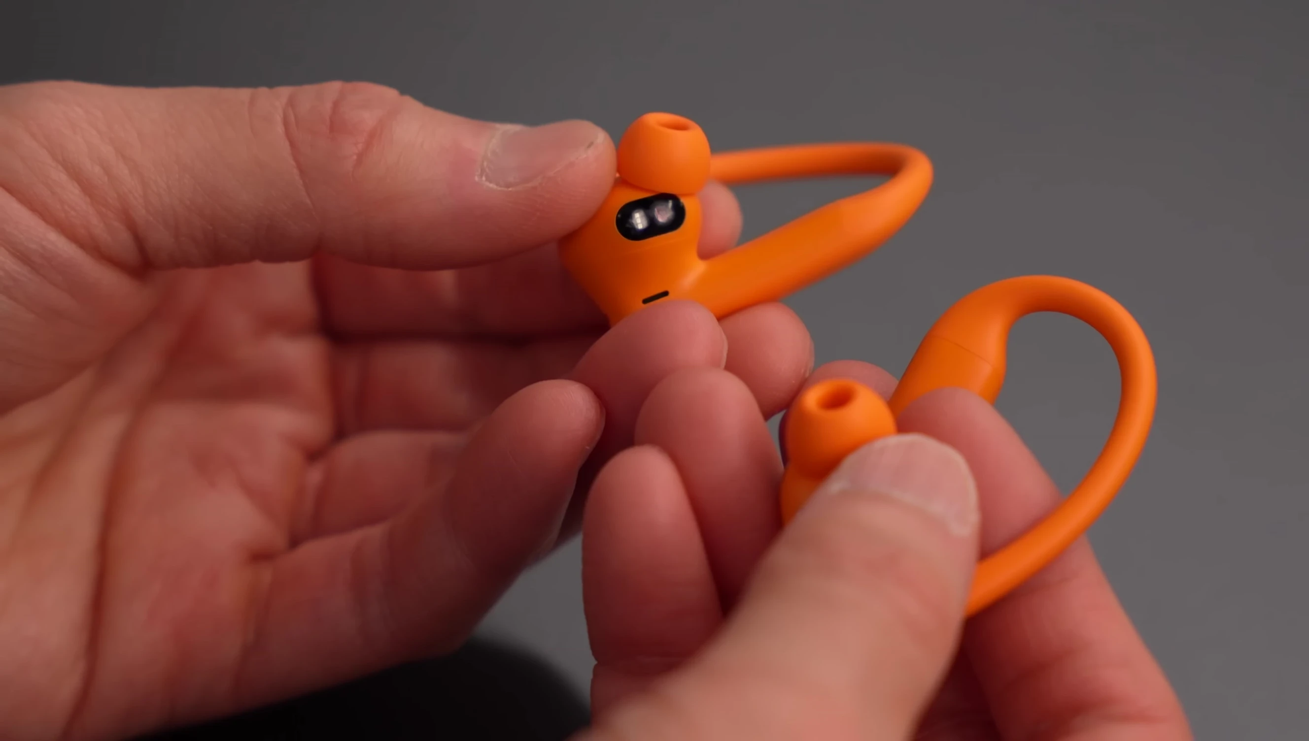Image showing the location of the heart rate sensor on the earbud.