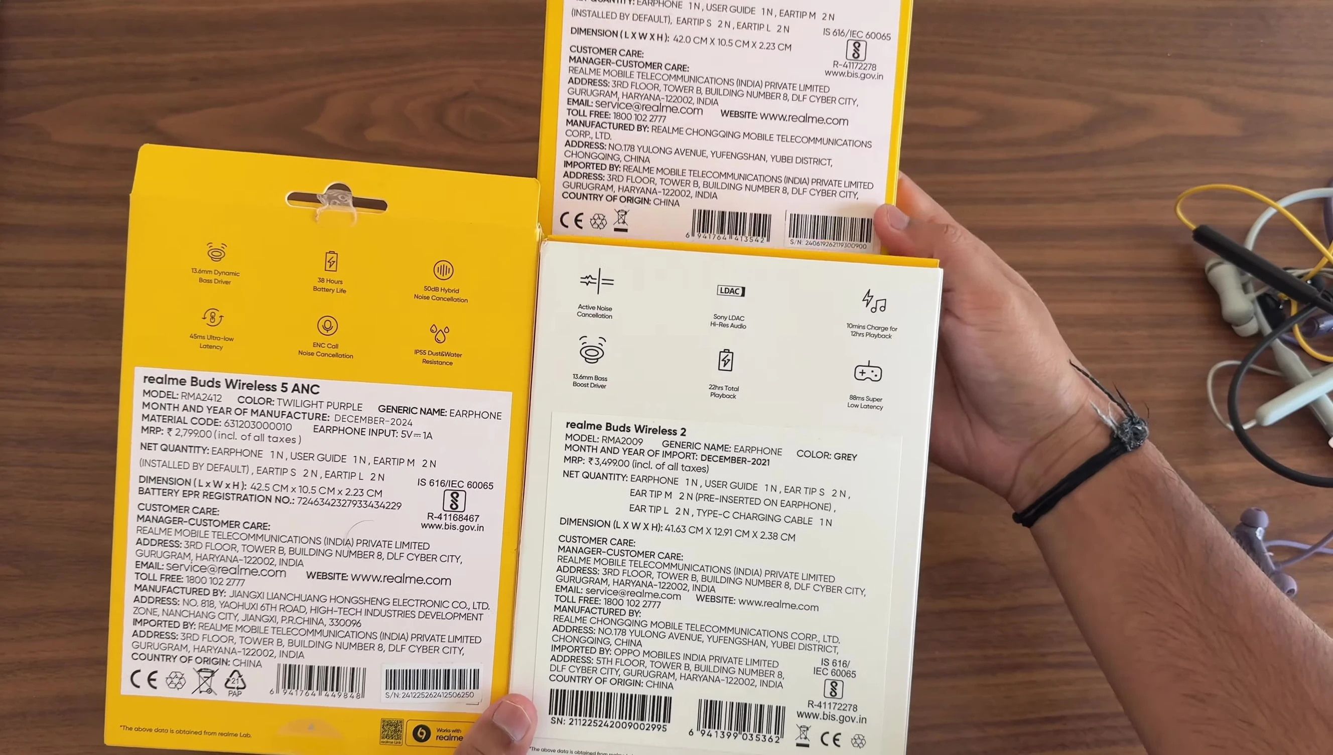 Box shot highlighting key features of Realme Buds Wireless 2