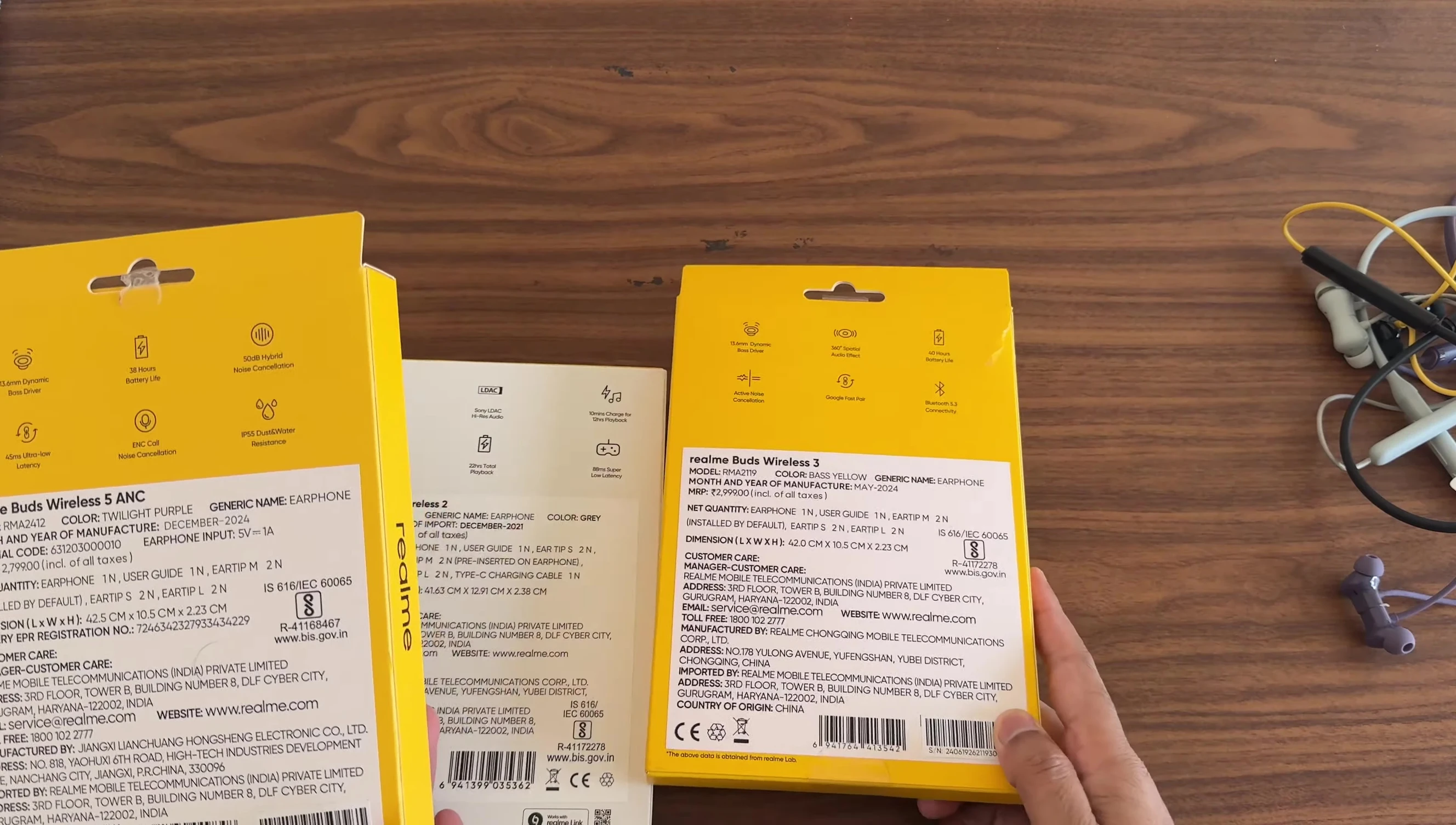 Box shot highlighting key features of Realme Buds Wireless 3