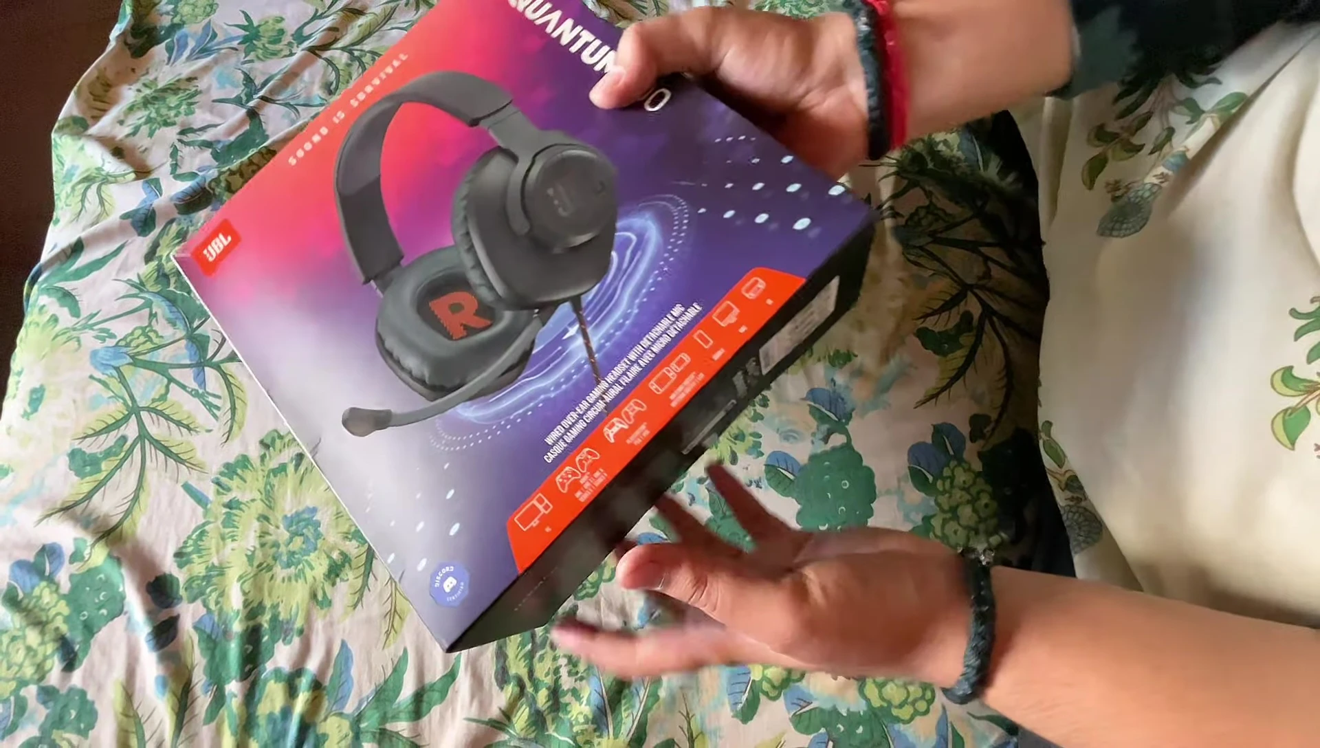 Headphone showing features and controls