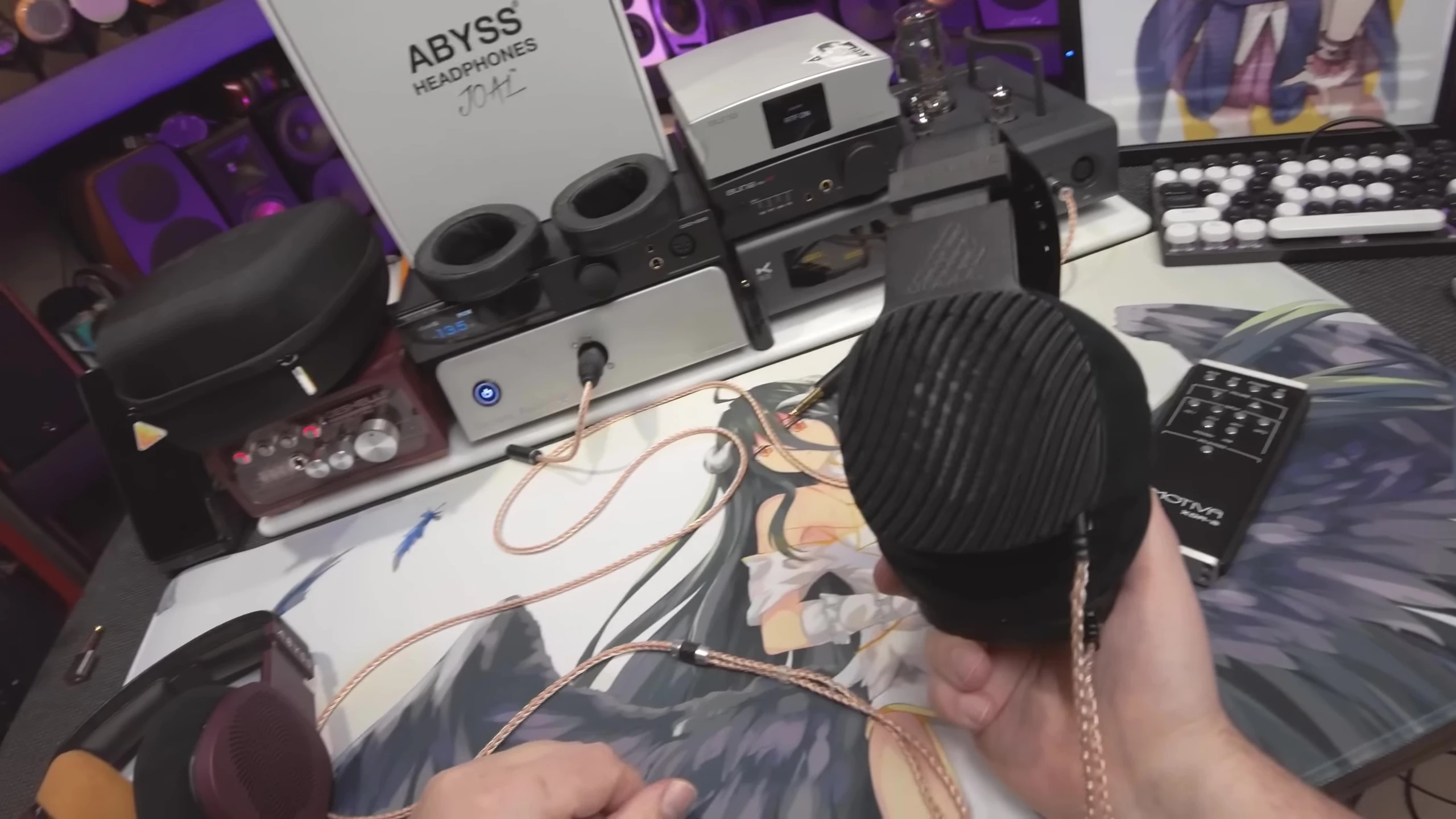 The reviewer expressing extreme satisfaction with the headphone's comfort