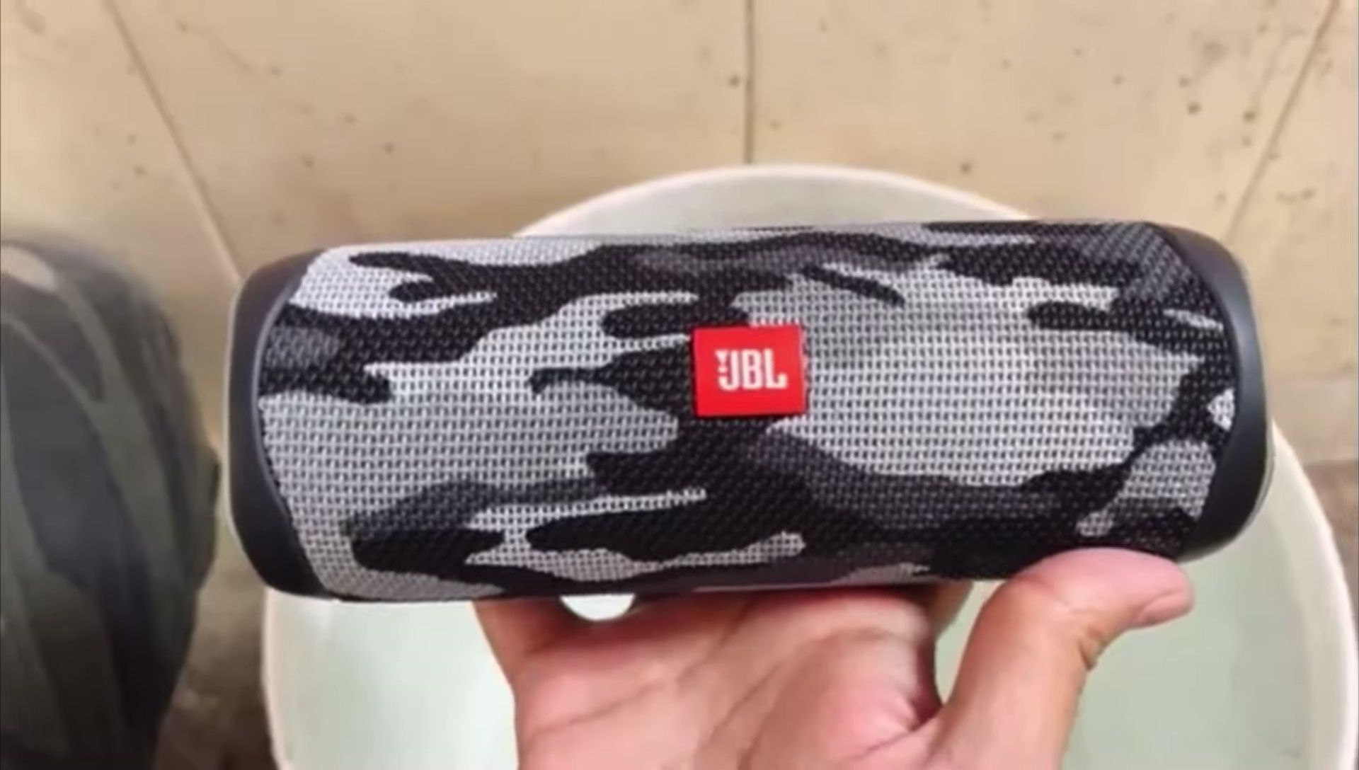 JBL Flip 5 Speaker Review 2025: 2-Year Honest Opinion