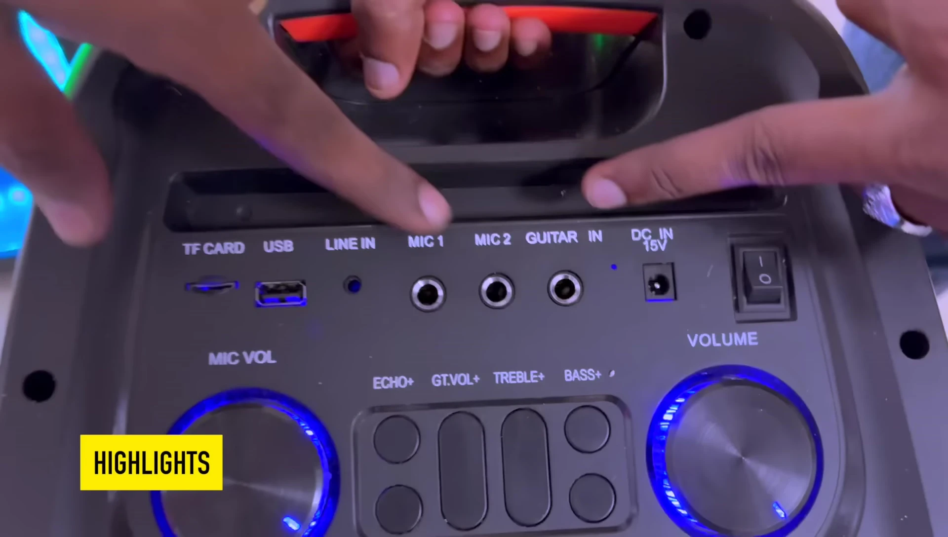 Screenshot showing the karaoke and recording features.