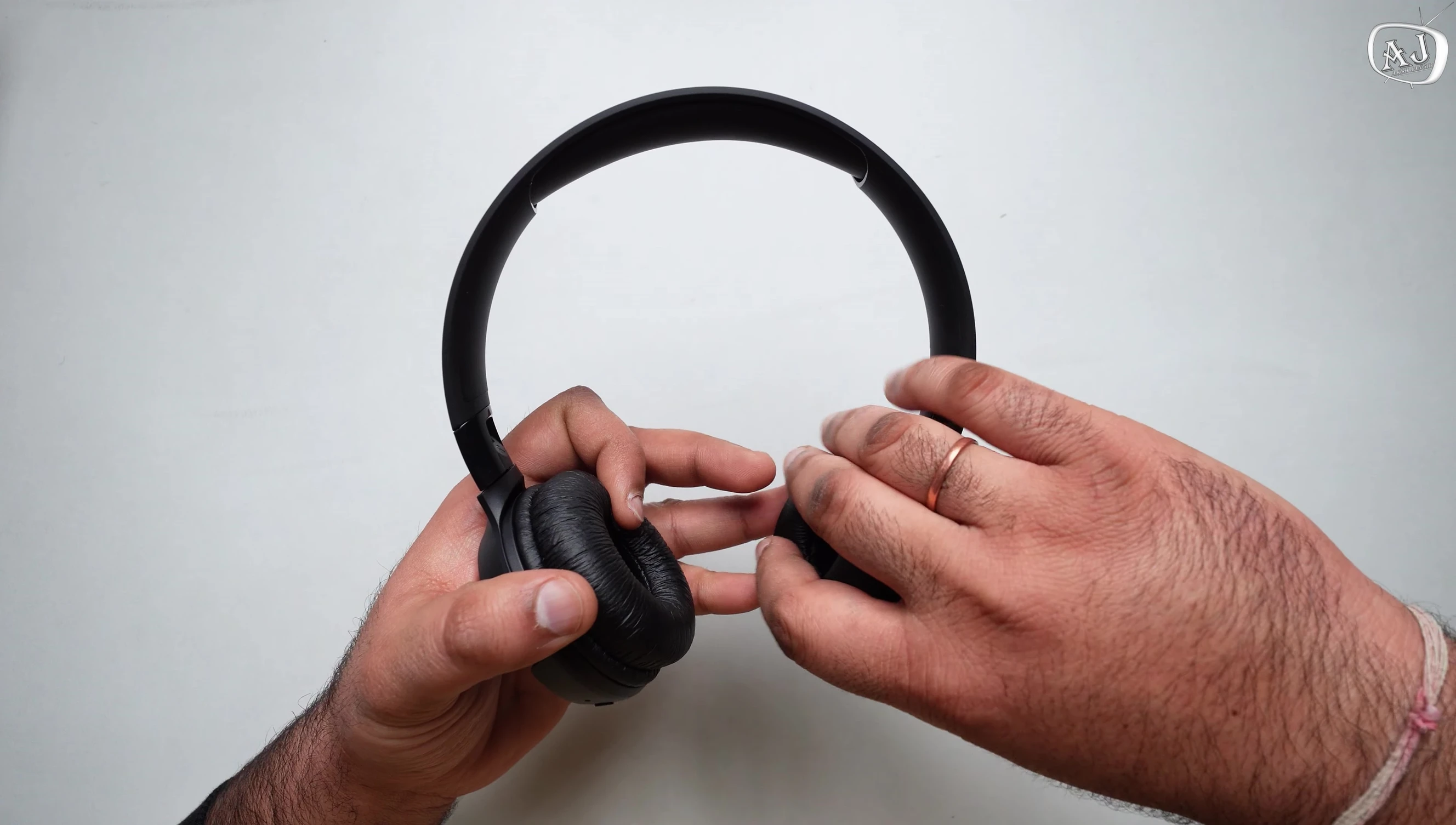 Detail of the soft earcups