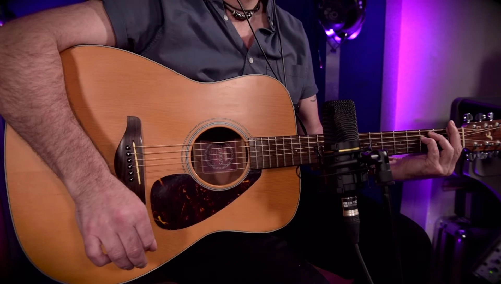 Screenshot showing the audio waveform of the acoustic guitar recording.
