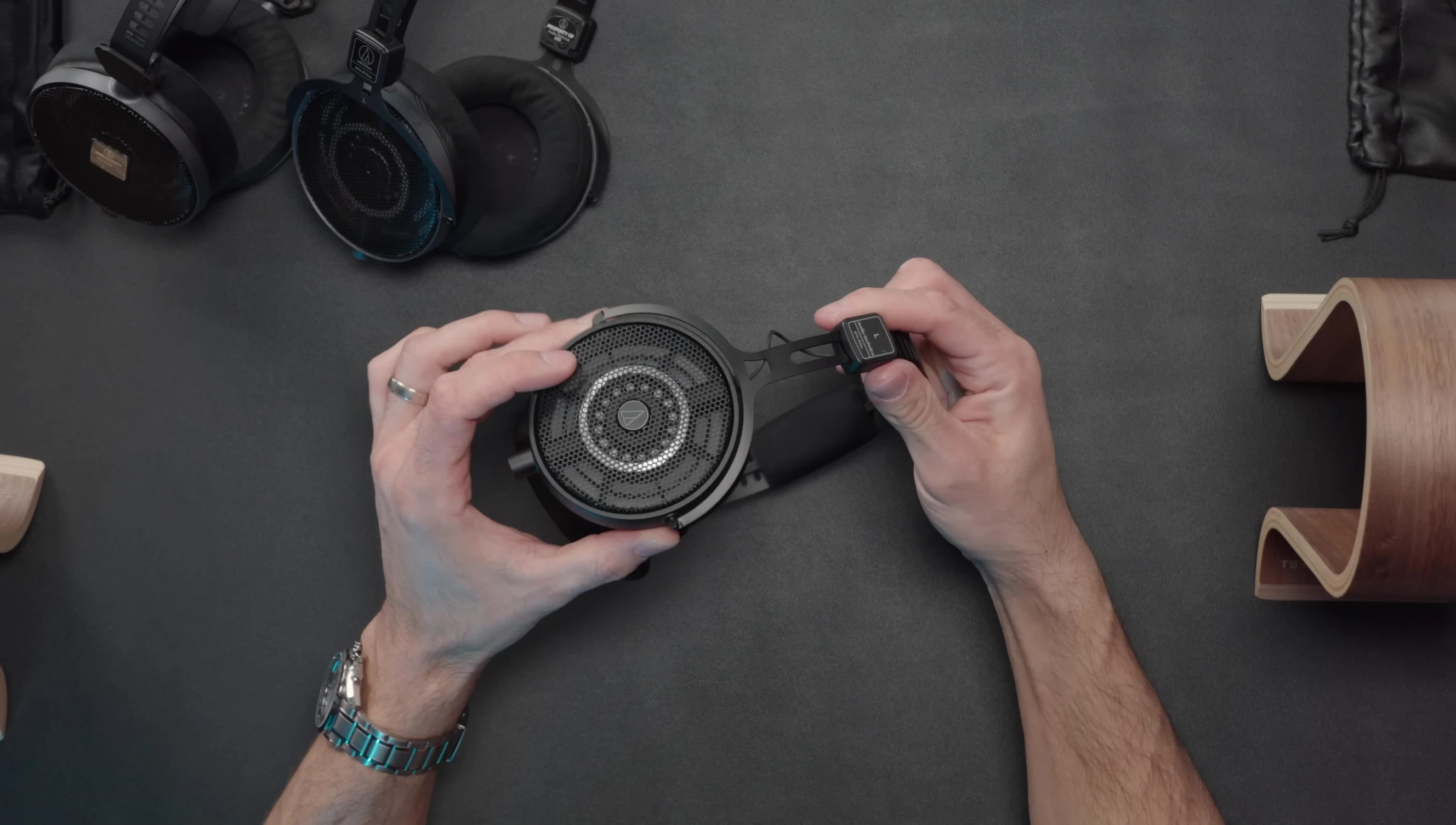 ATH-R50x earcup rotation