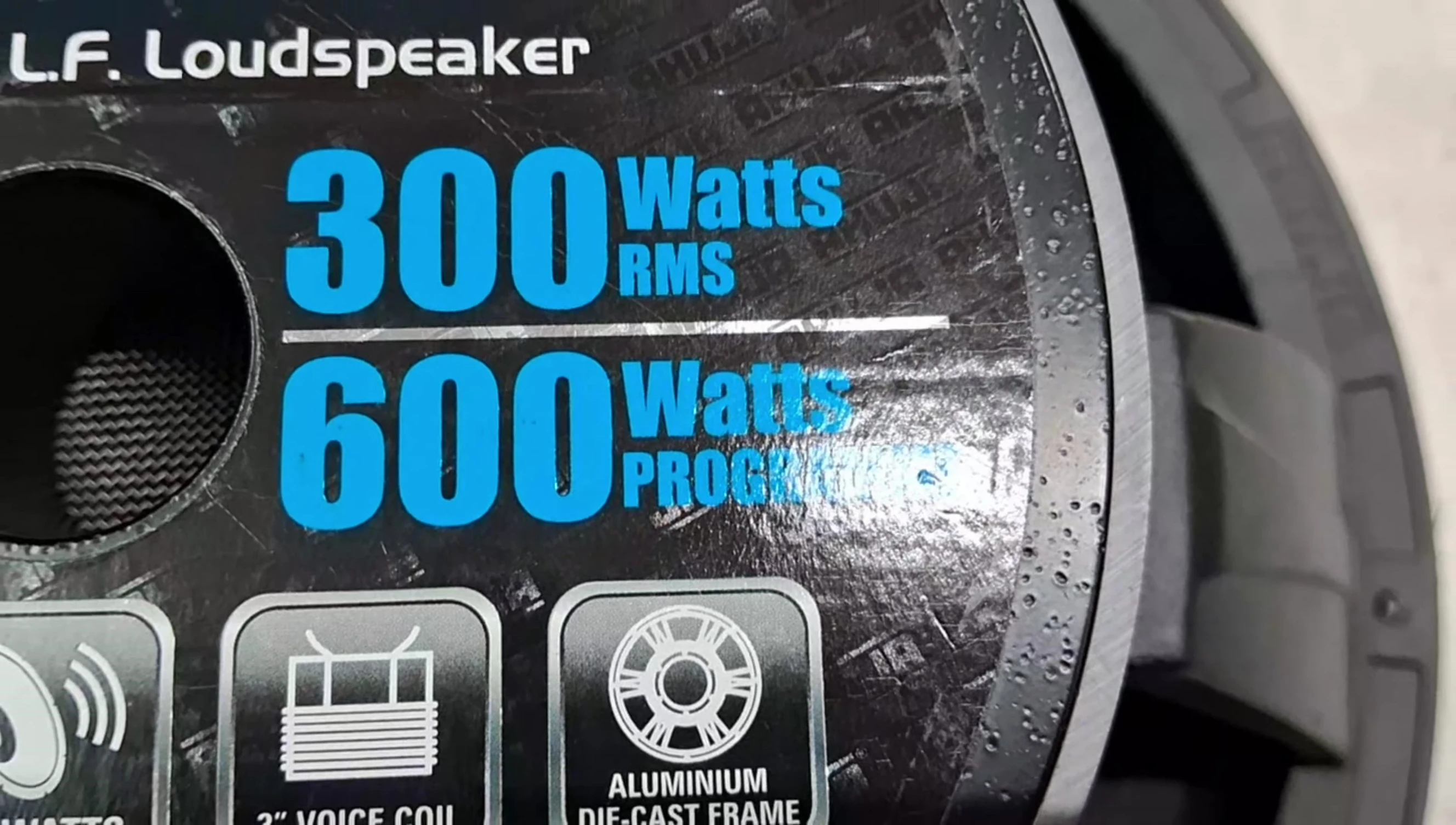 Speaker specifications highlighted