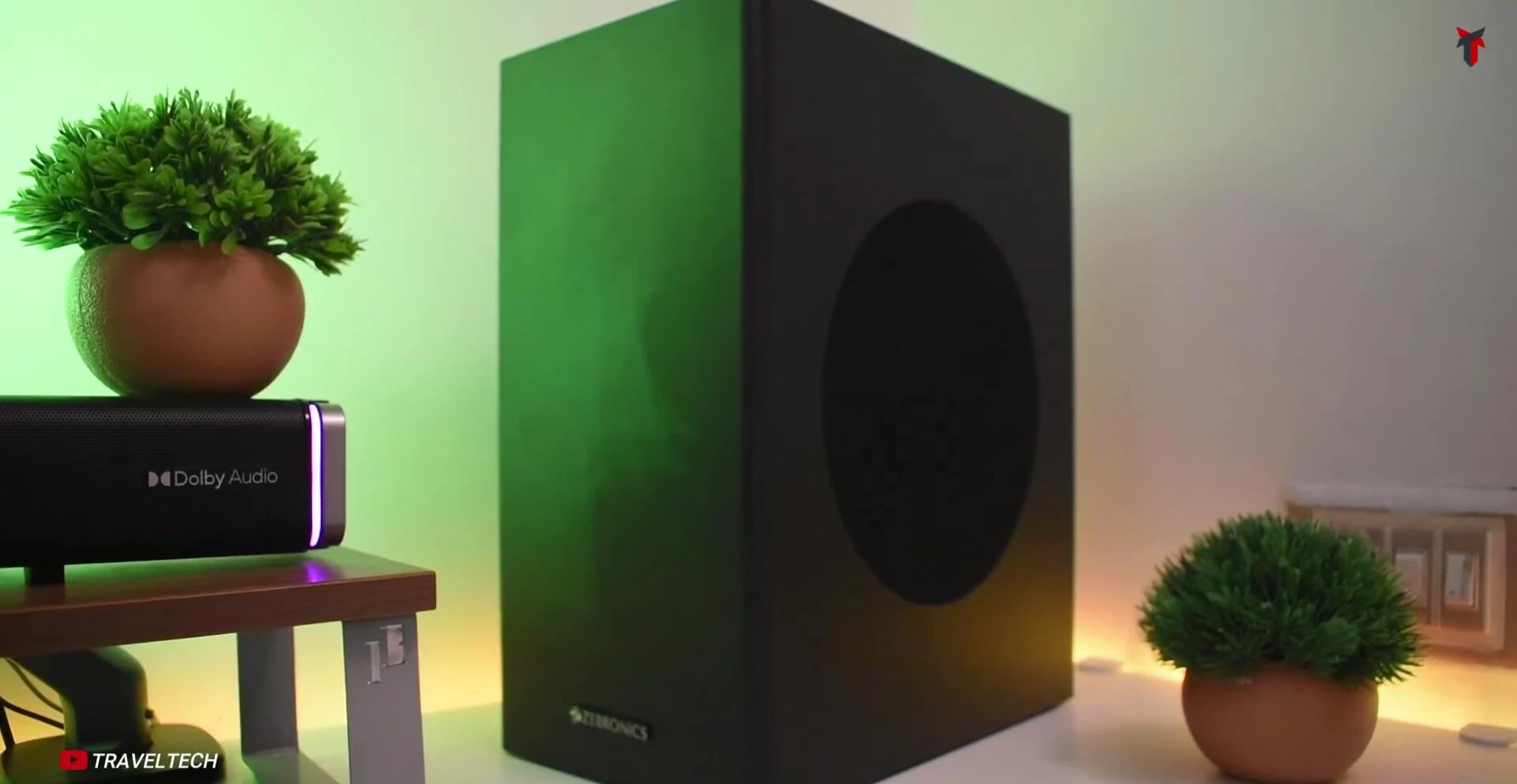 Close-up of the Soundbar showcasing the quad-driver system