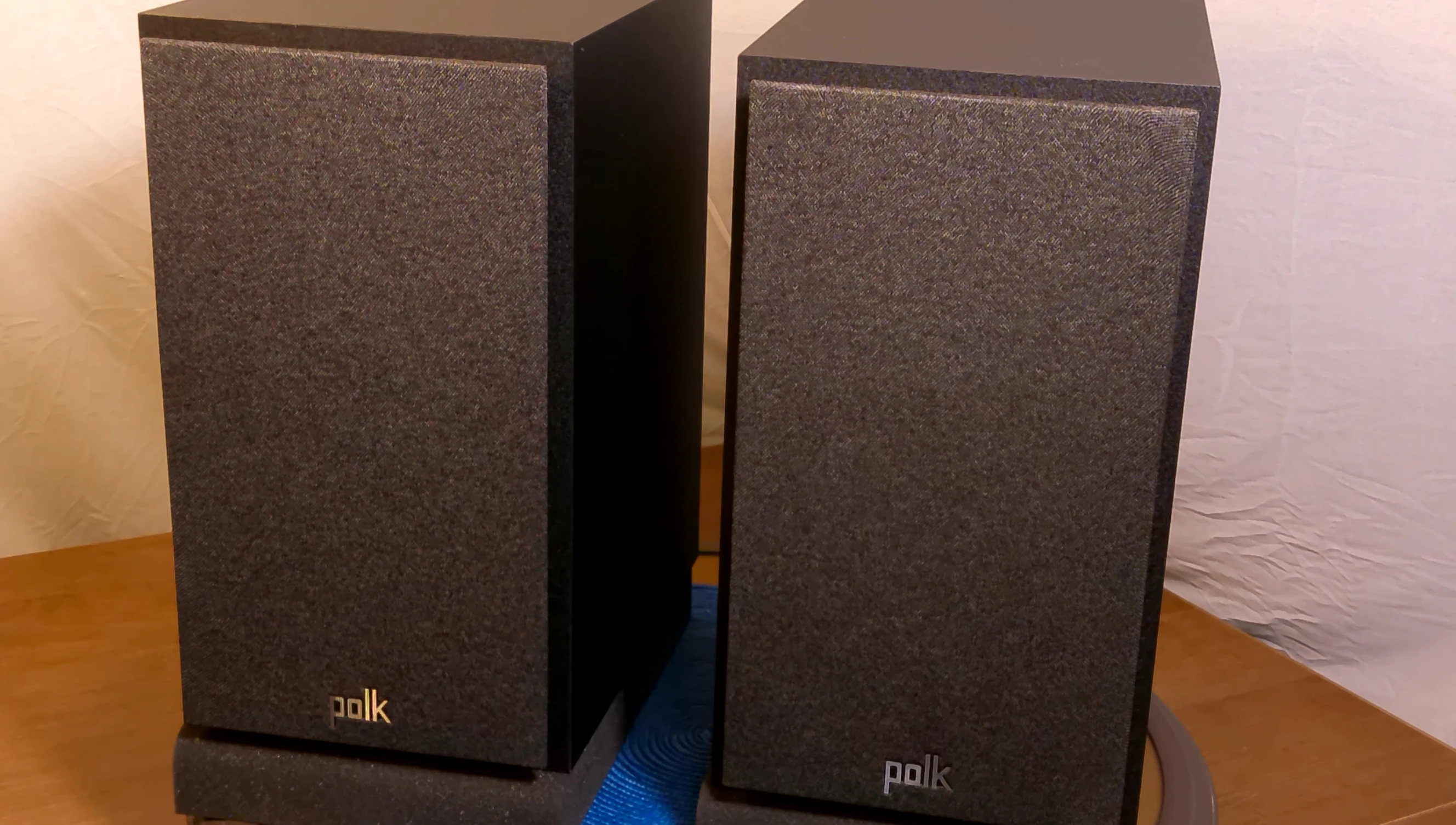 Showcase of the elegant design of the Polk XT20 speakers.
