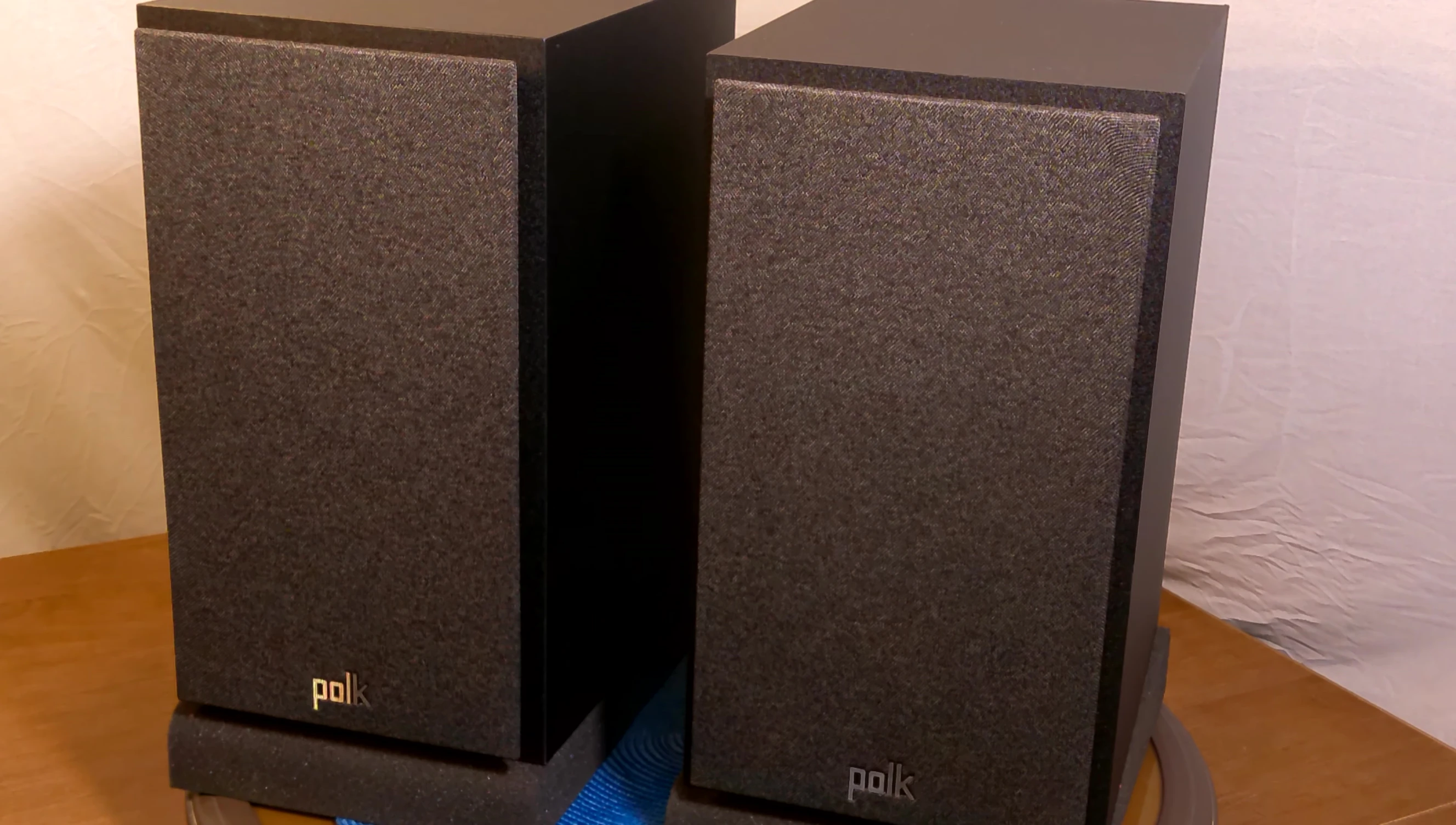 Comparison between XT15 and XT20 speakers is being discussed.