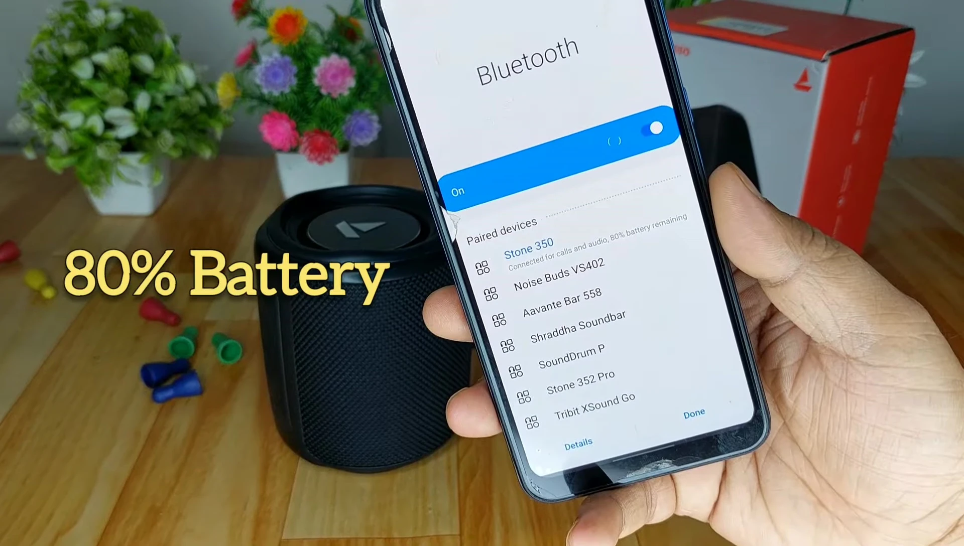 Display showing 80% battery level after playing some songs