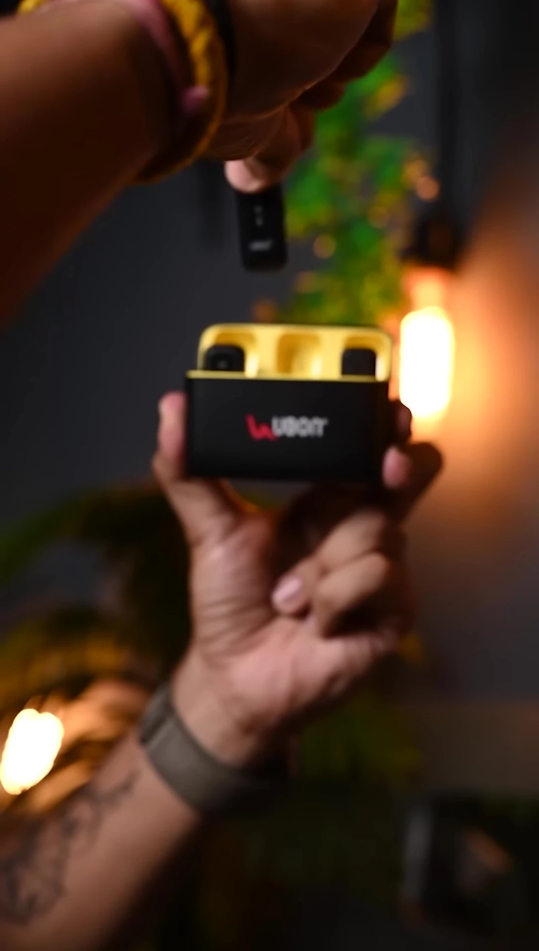Close-up of the power case, showcasing the battery percentage display.