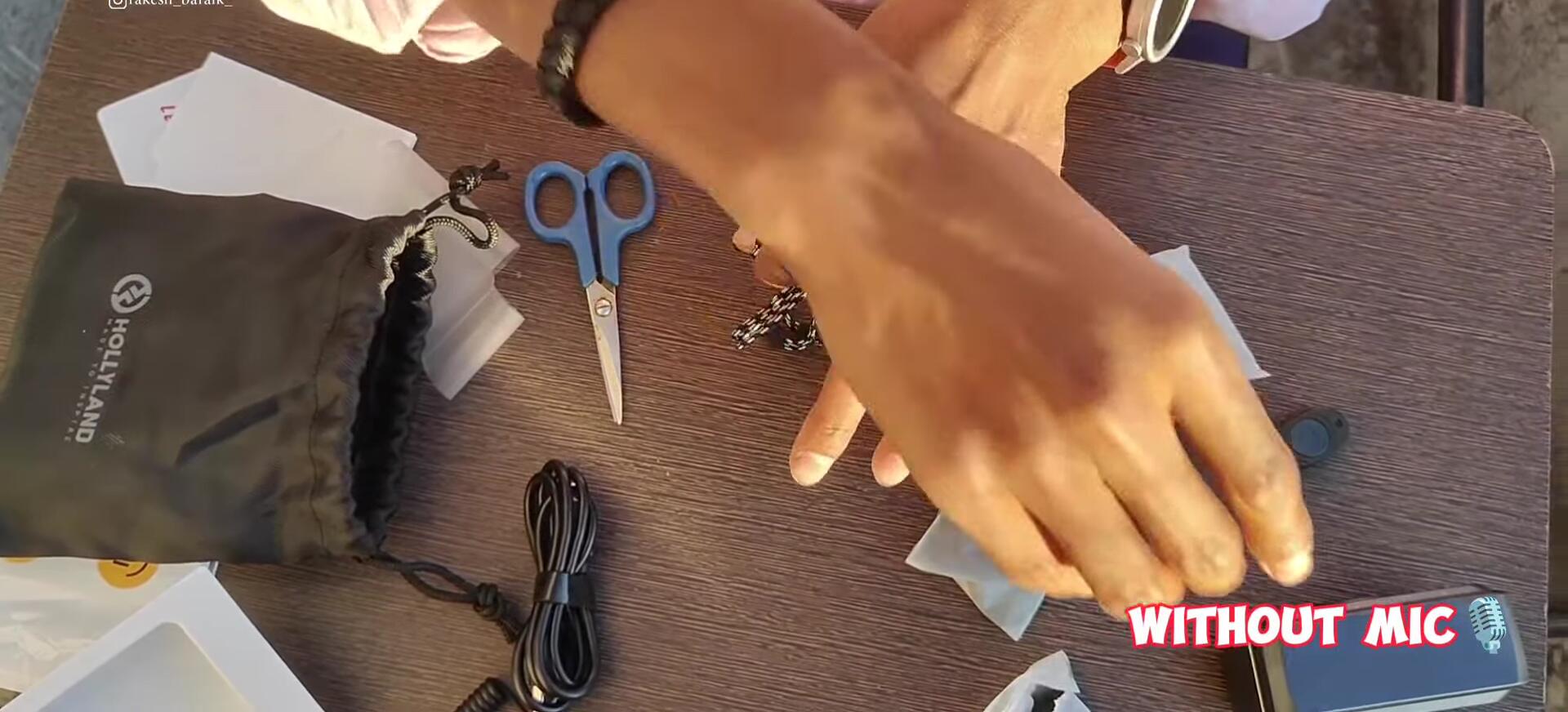 The included lanyard attachment