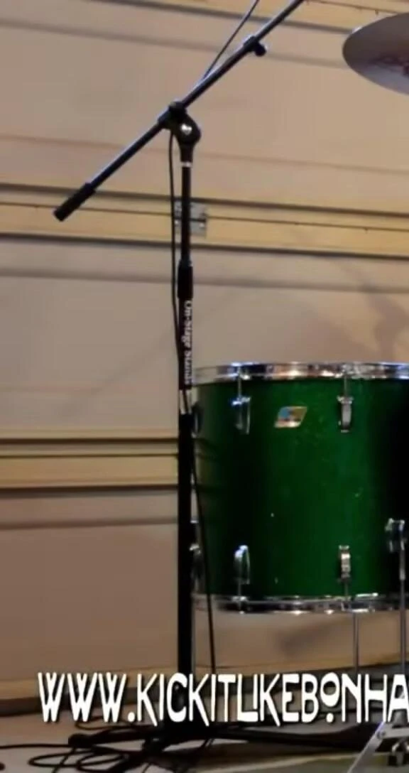 Screenshot illustrating the comparison between the Aether's and S15's bass response