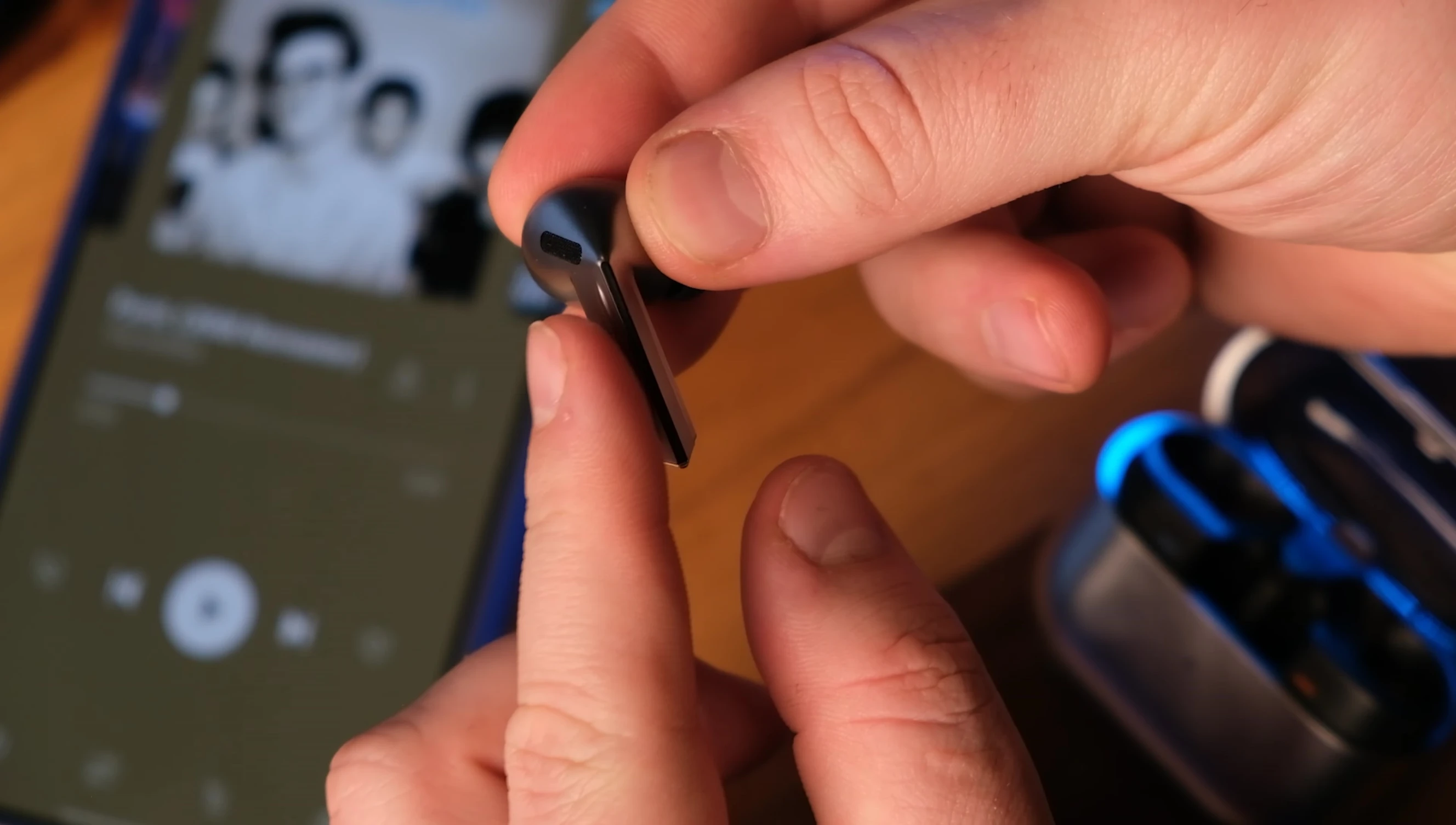 Image depicting the touch controls on the earbuds.