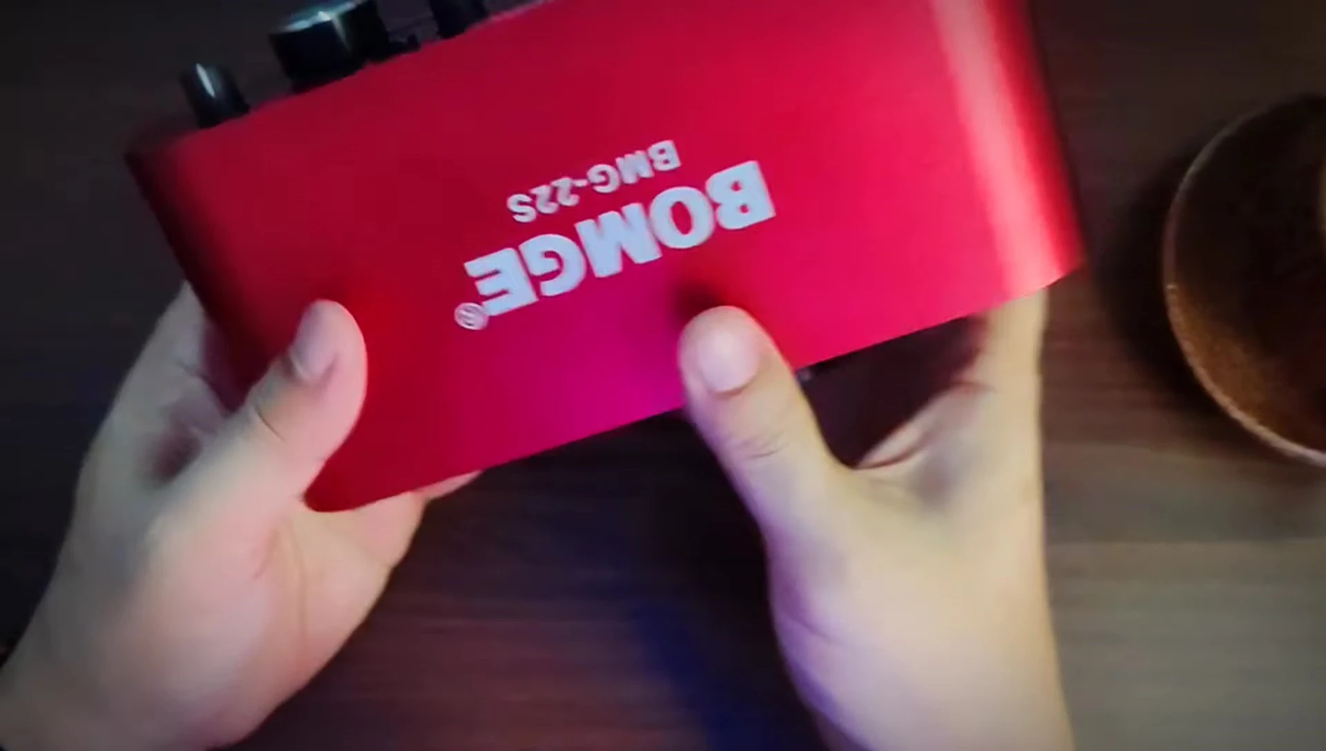 Close-up of the BMG 22S device