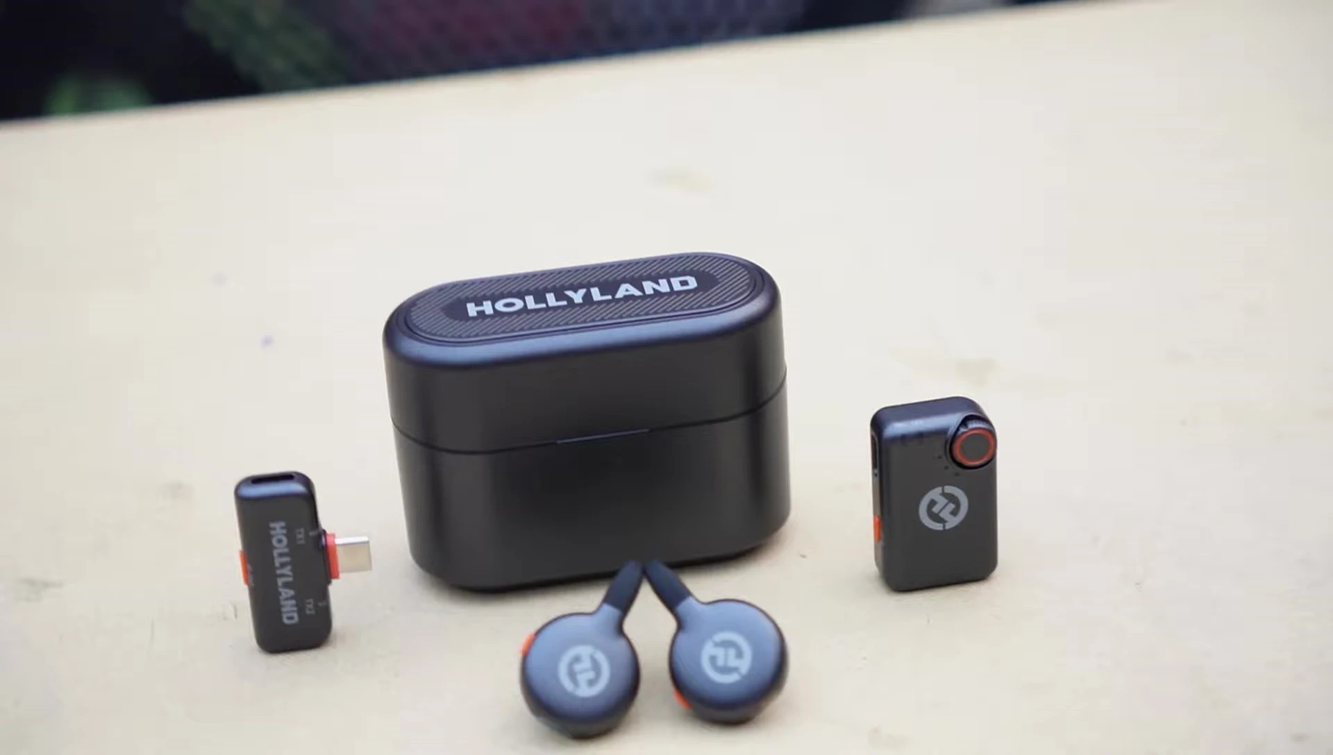 Summarizing the key features of the Hollyland Lark M2S.