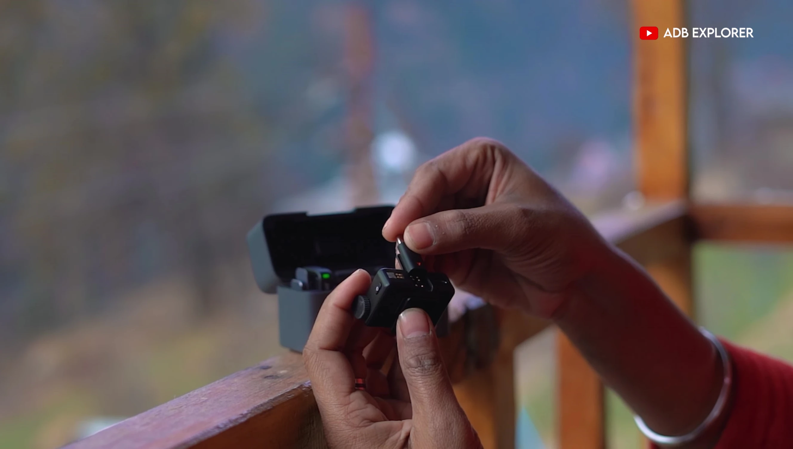 Connecting the DJI Mic Mini receiver to a device