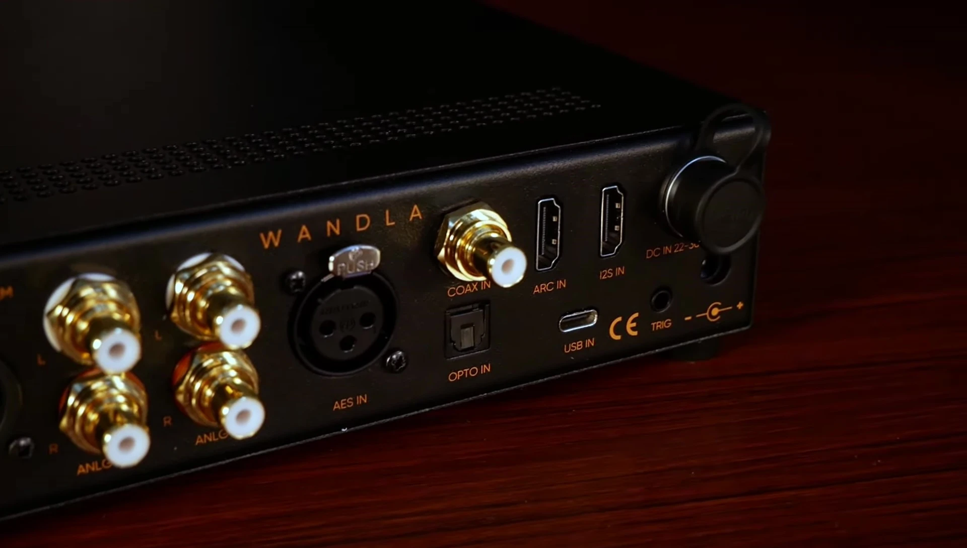 Front view of the Ferrum Wandla HP highlighting the copper logo plate