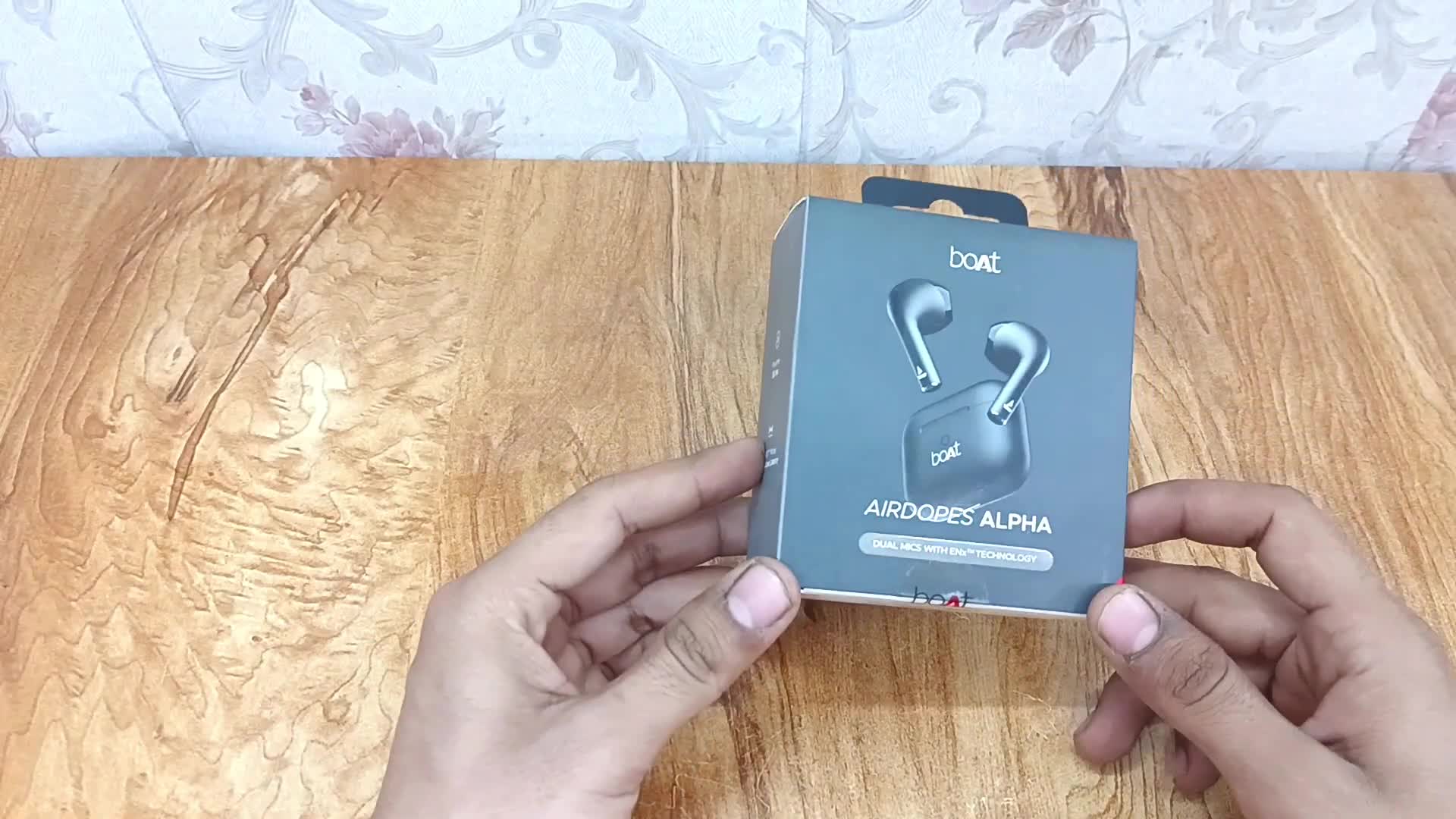 Close-up of the Boat Airdopes Alpha packaging.
