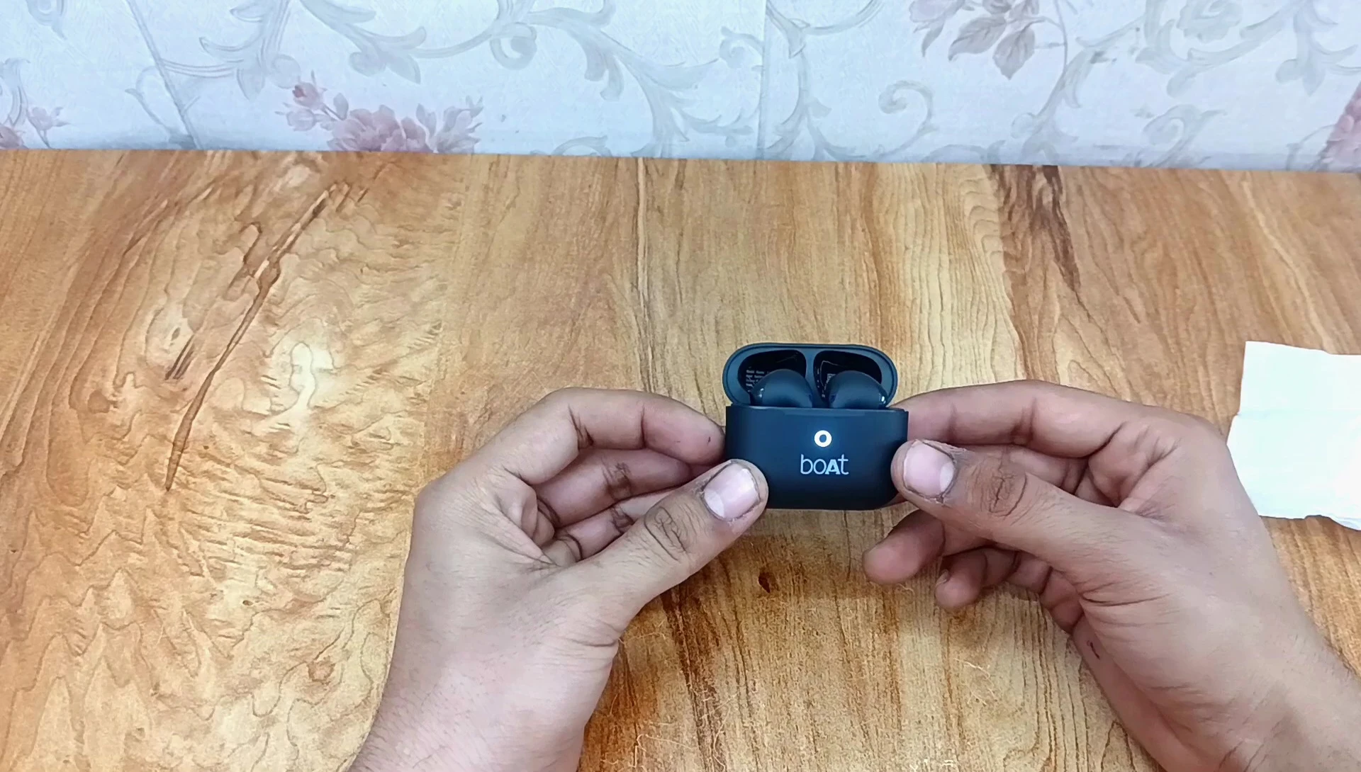 Image illustrating the overall good quality of the earbuds.