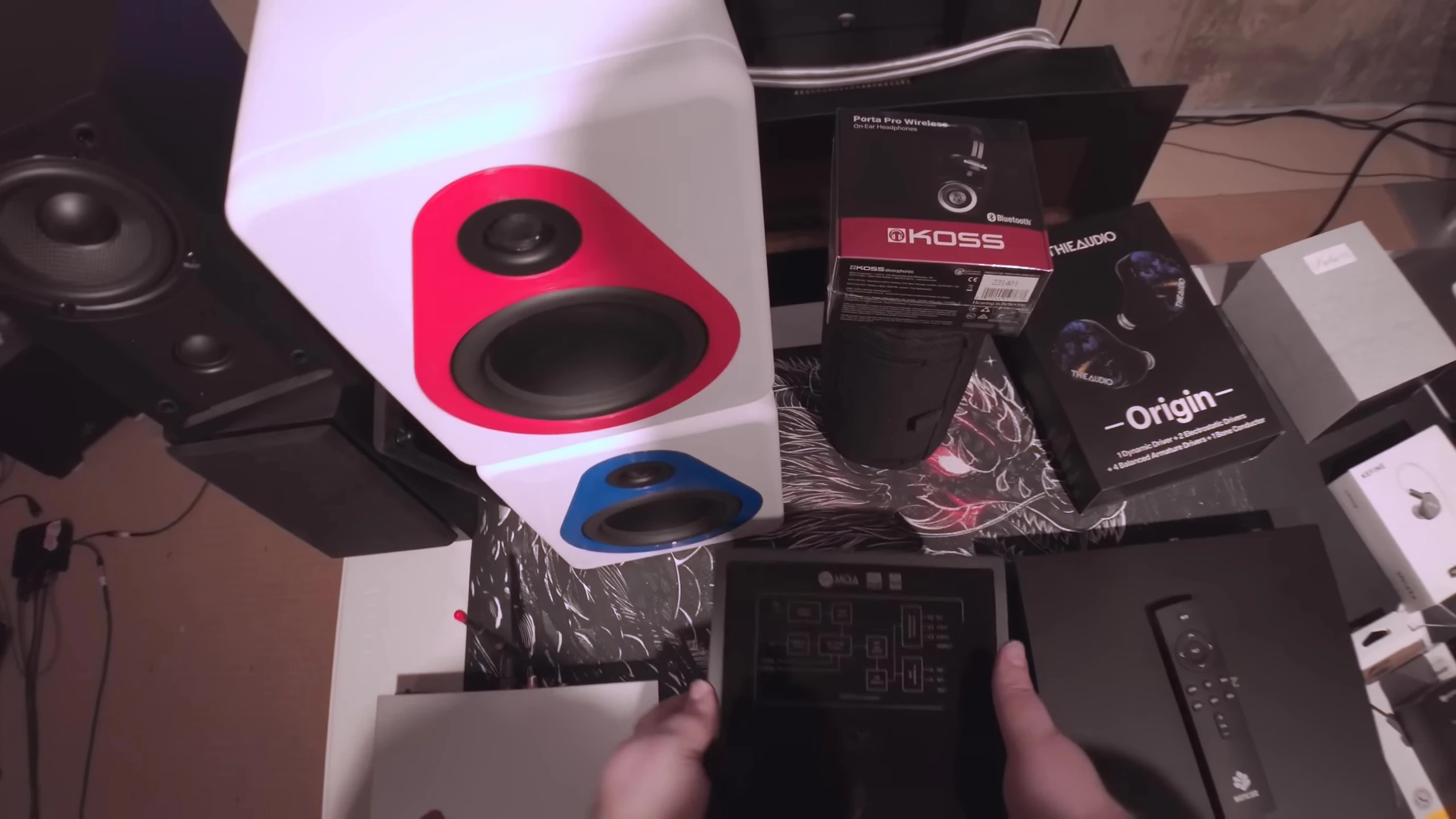 The Shanling M5s streaming music player, with a sticker.