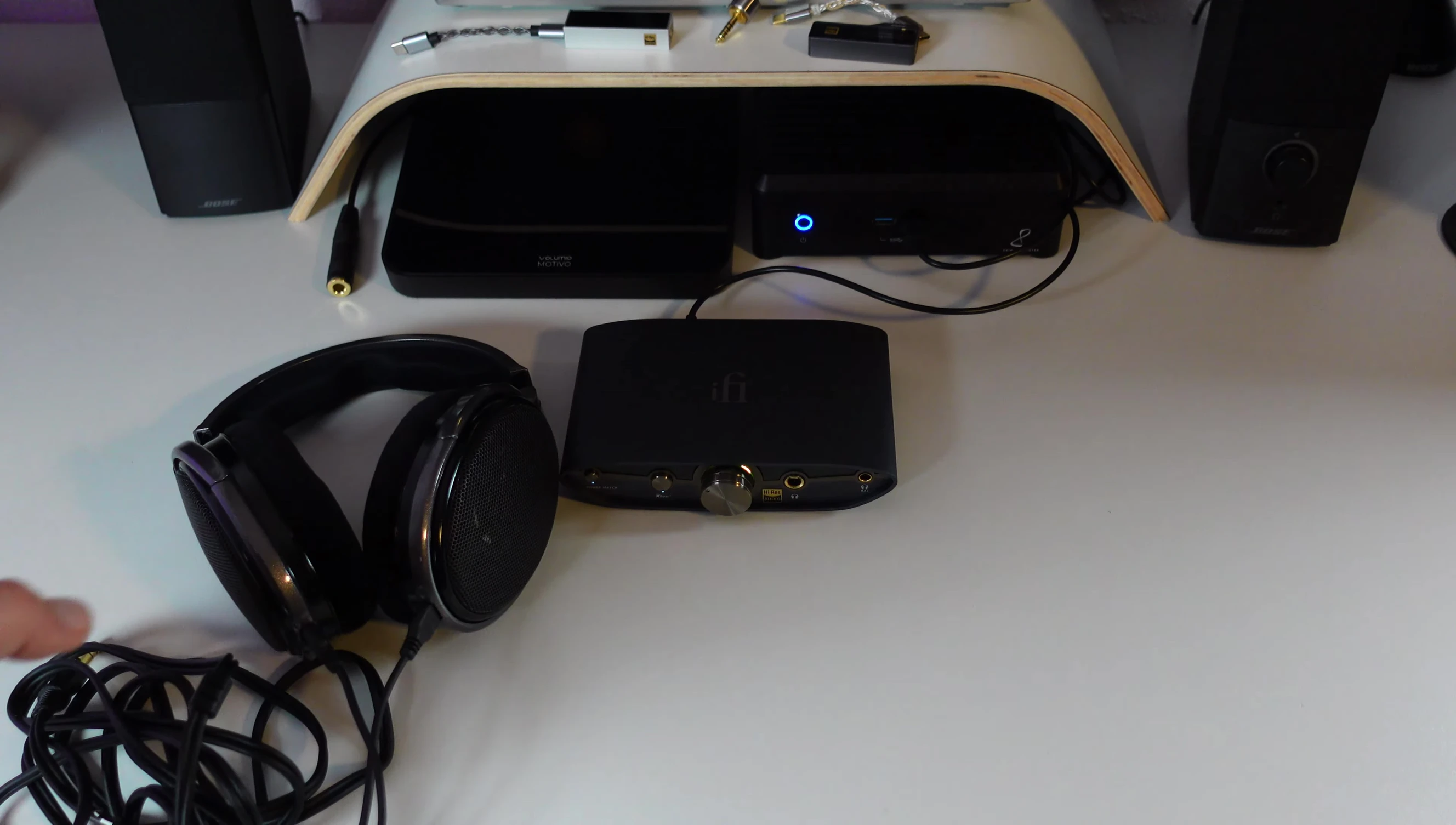 Image of the iFi ZEN DAC 3 connected to Sennheiser HD650 headphones.
