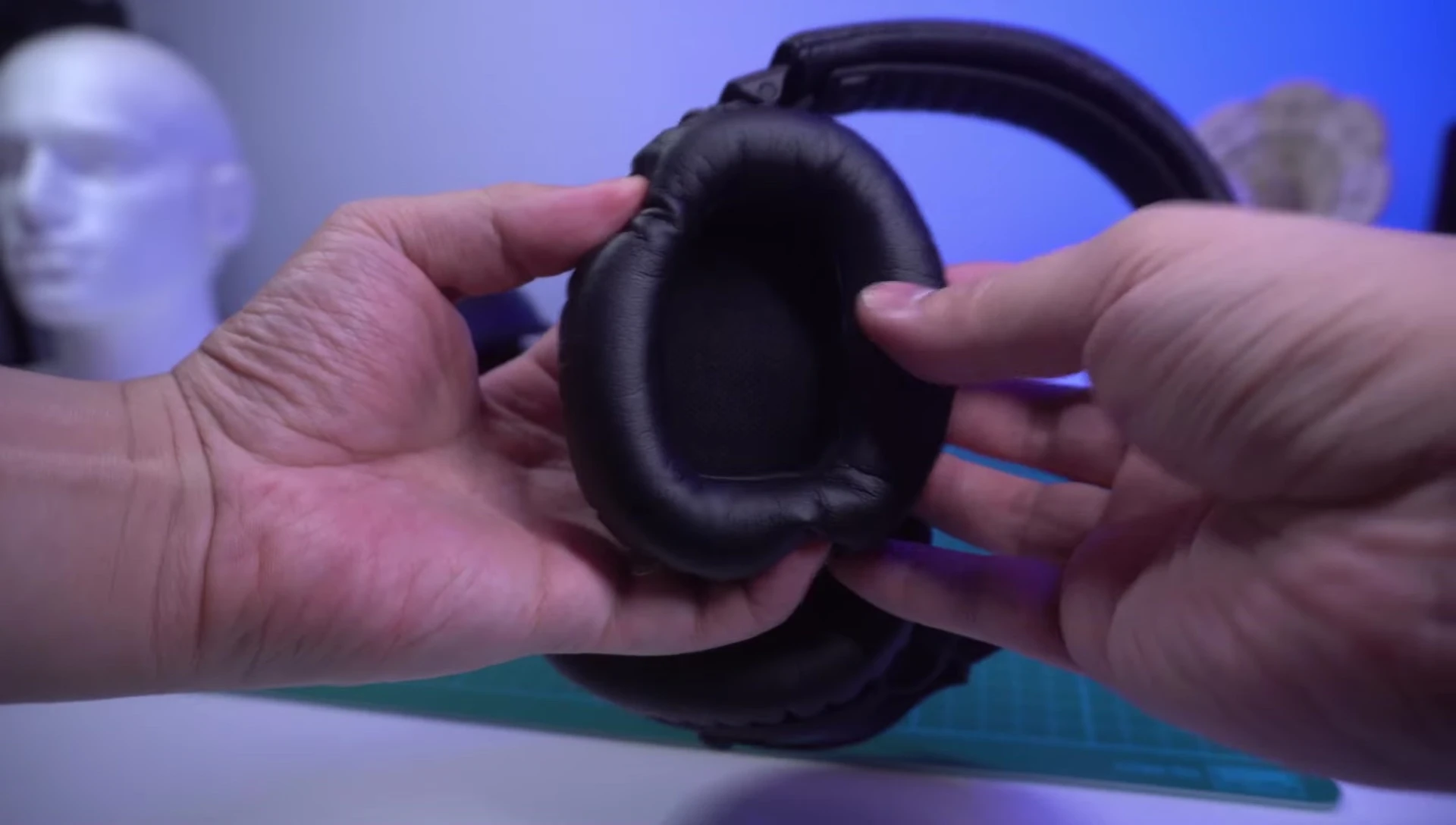Image highlighting the soft earpads of the headphones.