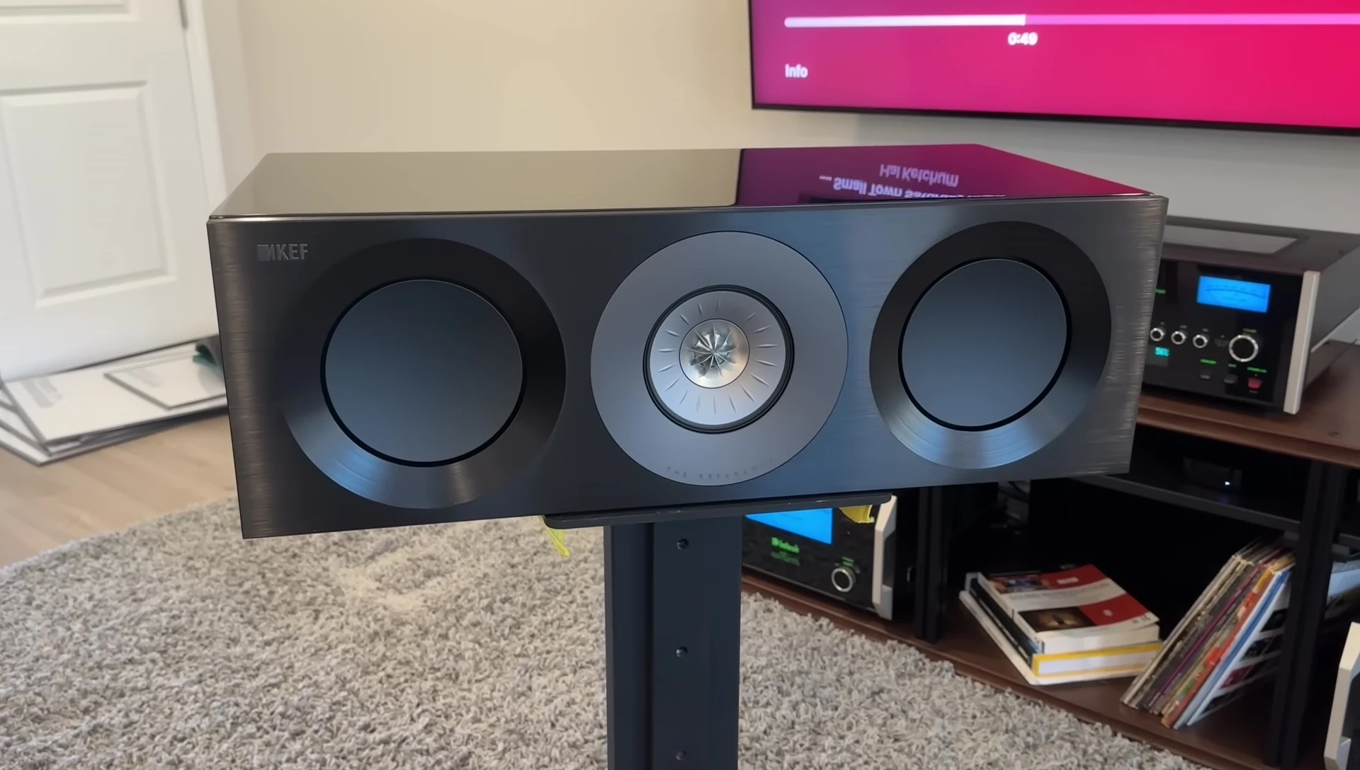 Image highlighting the speaker's three-way design