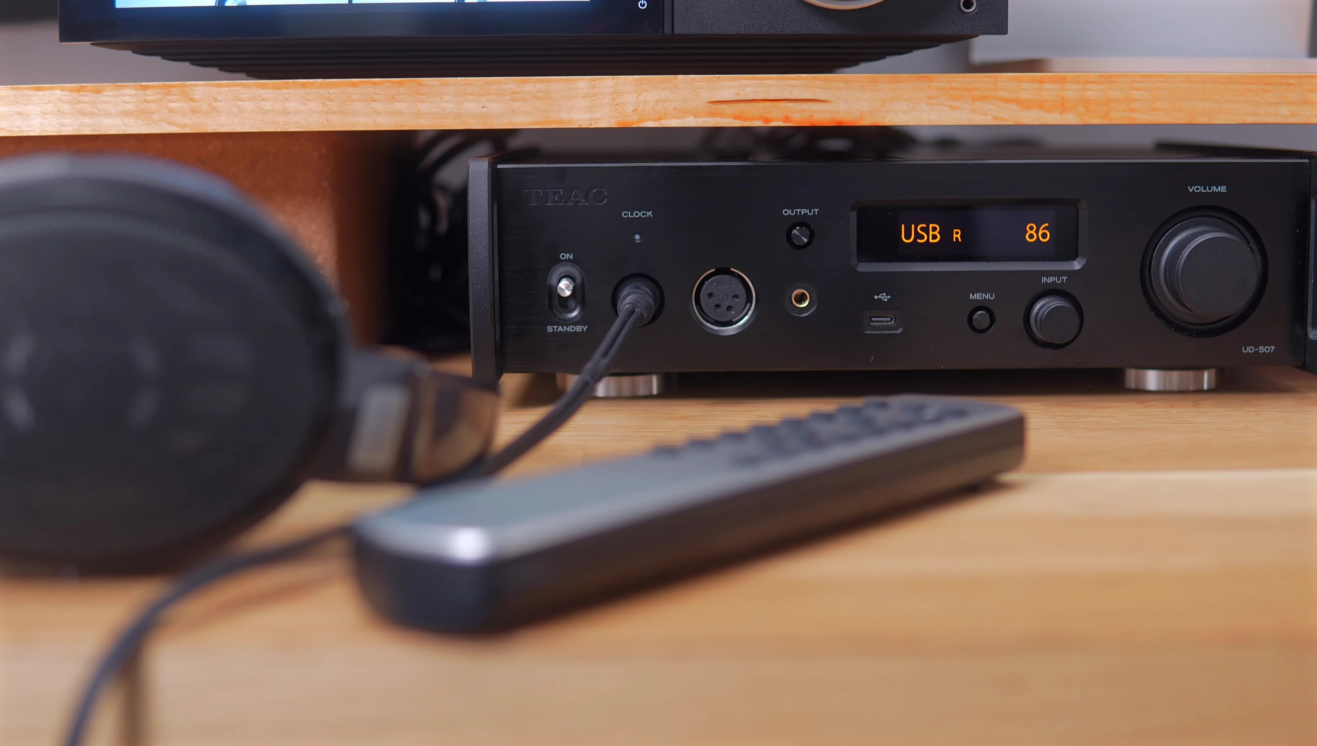 Close-up of the Teac UD-507's packaging and included accessories.